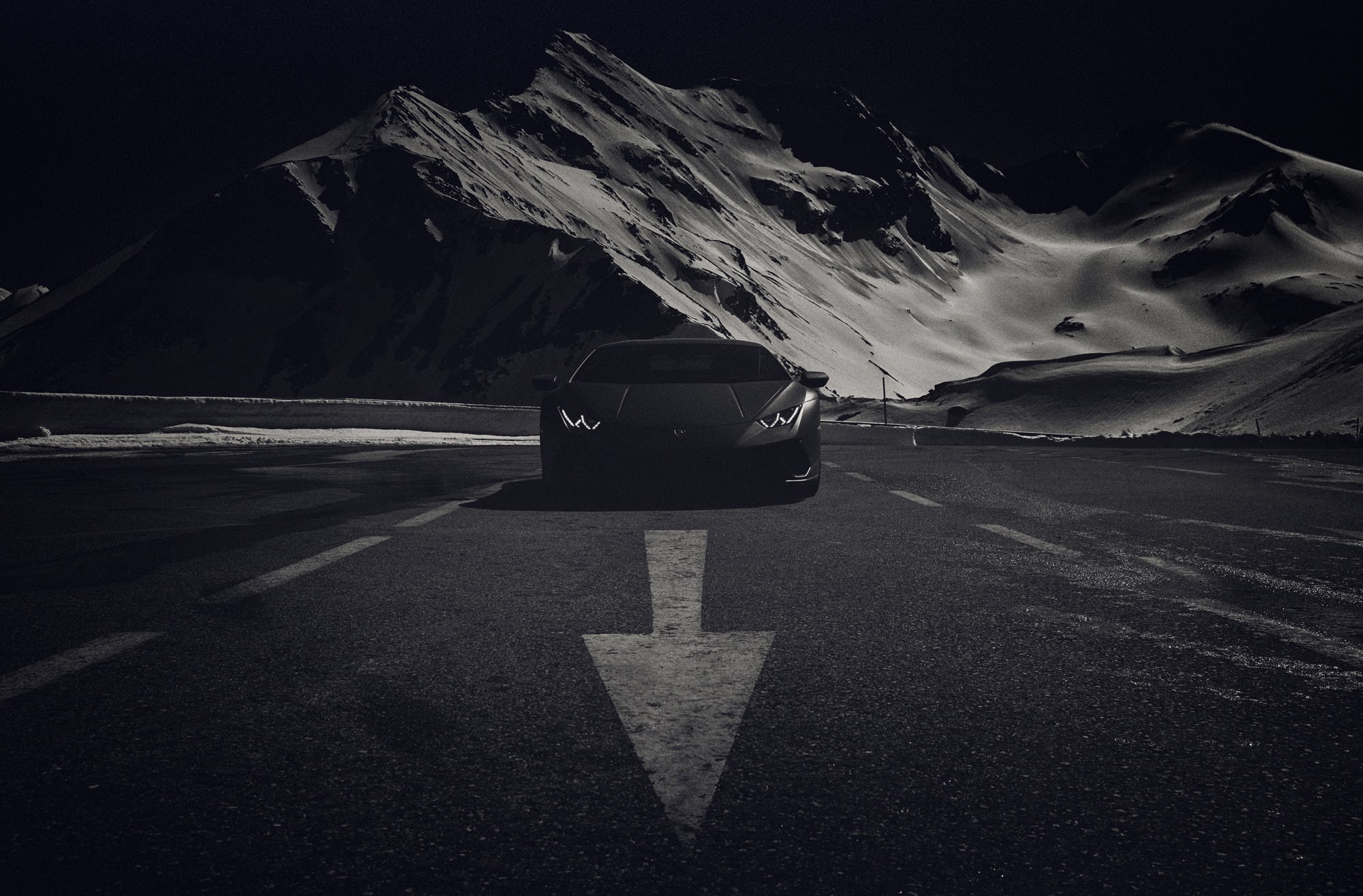 black and white, communication, lamborghini, road marking, transportation, marking, outdoors, city, cars, land vehicle, monochrome, car, arrow symbol, guidance, HD Wallpaper