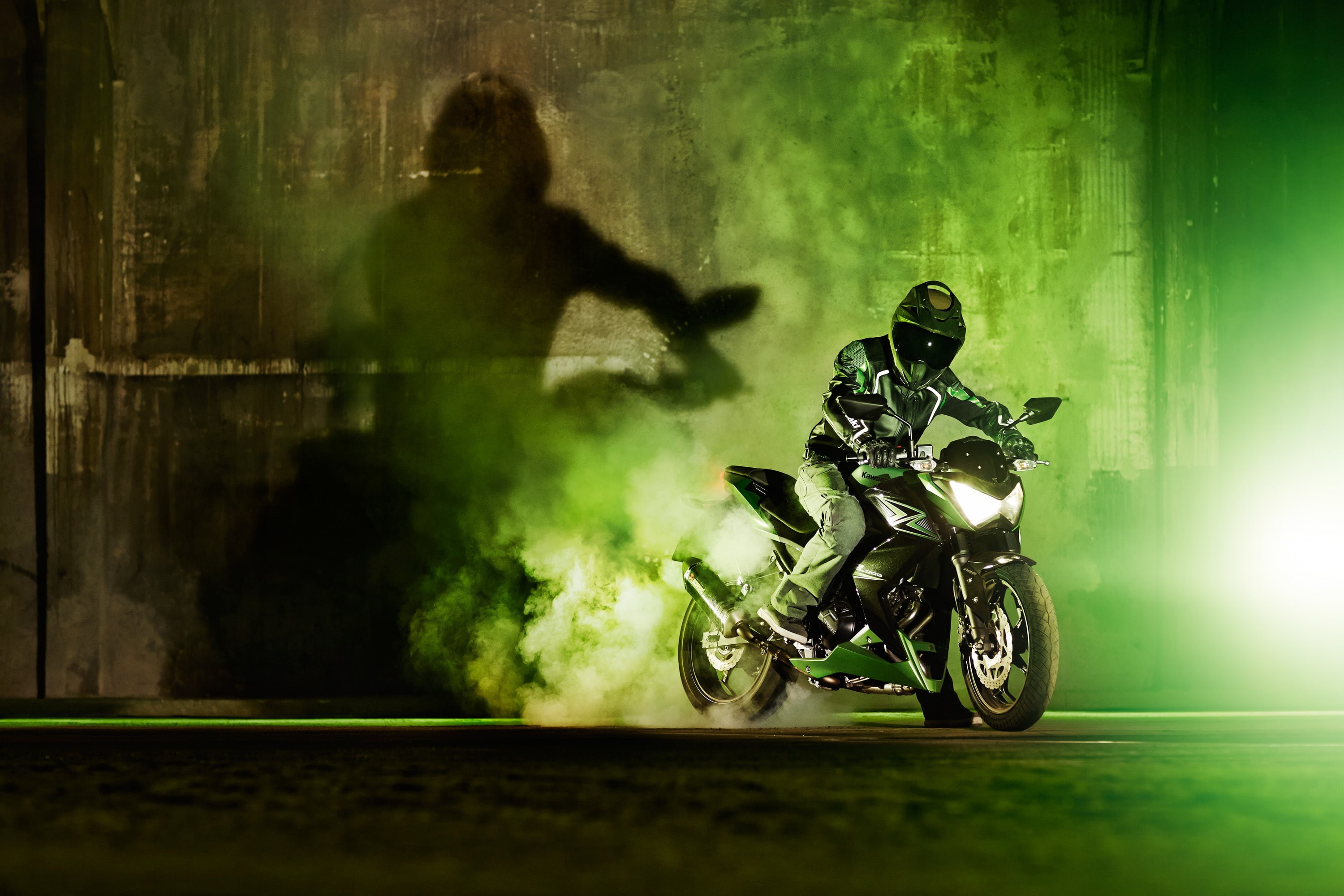 crash helmet, full length, land vehicle, transportation, kawasaki, motorcycle, drifting, competition, kawasaki z300, motorsport, men, driving, sports helmet, HD Wallpaper