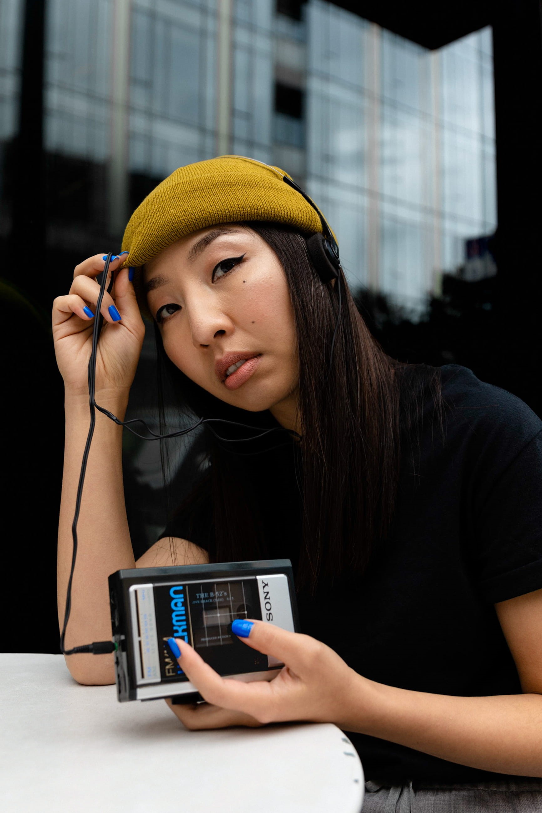 sitting, woman, music, communication, portable information device, black, lifestyles, portable, holding, young adult, fun, using phone, person, beanie, Phone HD Wallpaper