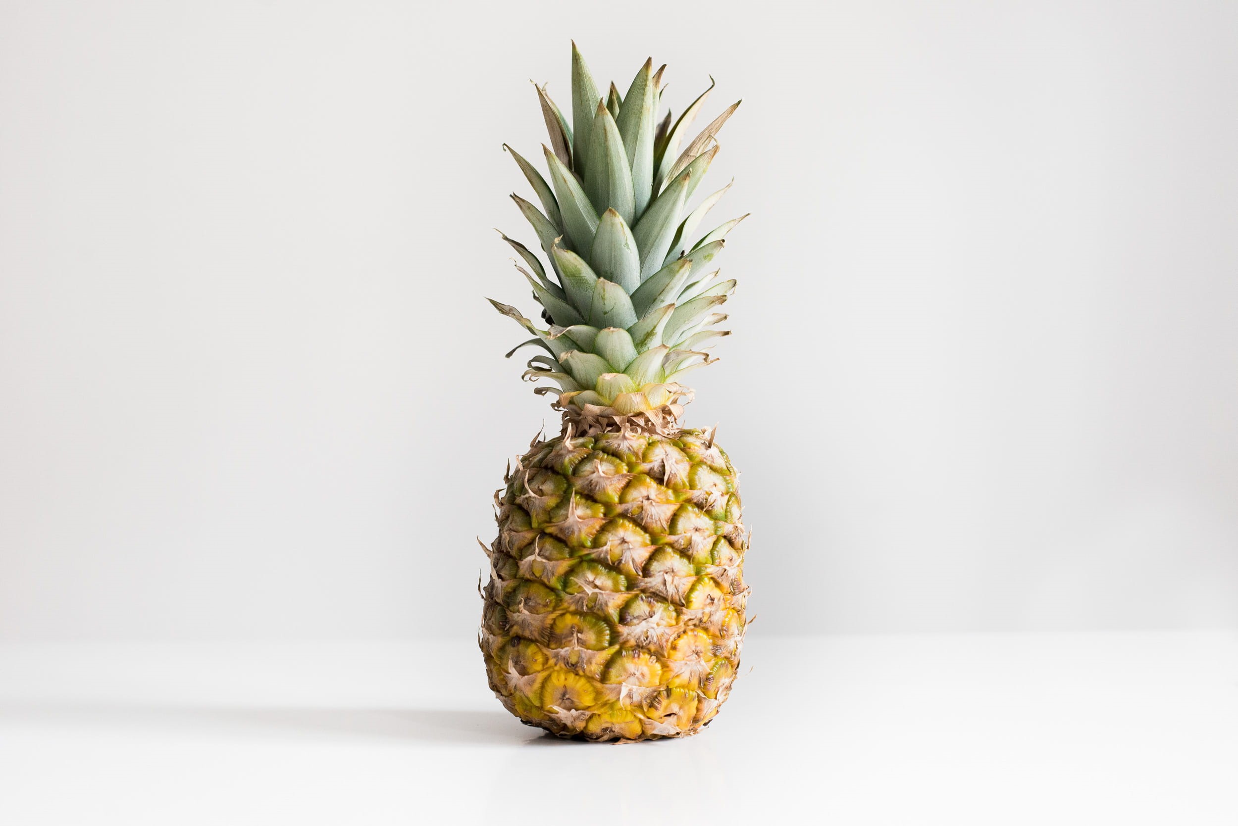 natural condition, healthy eating, white background, studio shot, green color, simplicity, minimalistic, organic, indoors, no people, minimal, raw food, HD Wallpaper