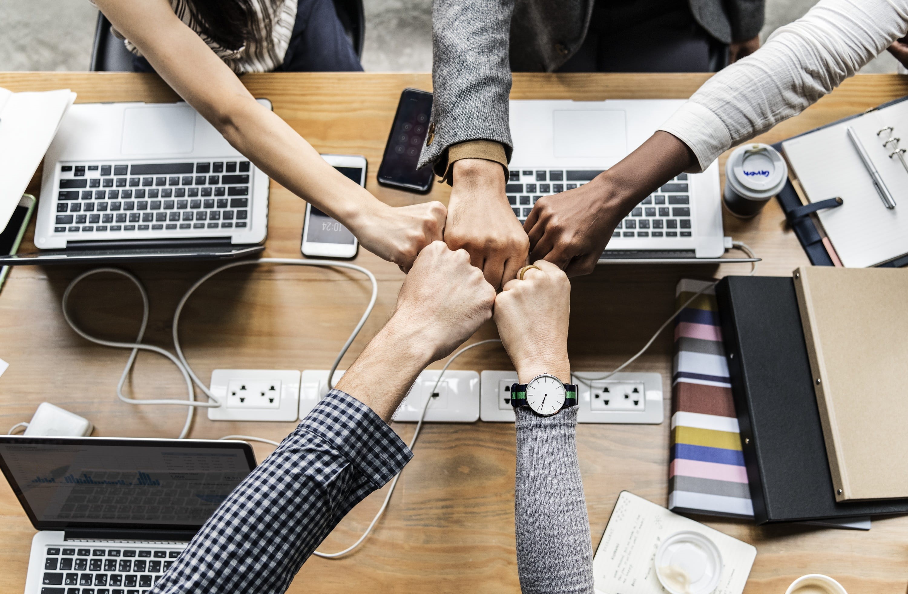 furniture, meeting, team, table, colleagues, group, achievement, business person, new business, togetherness, deal, friendship, body part, wireless technology, HD Wallpaper