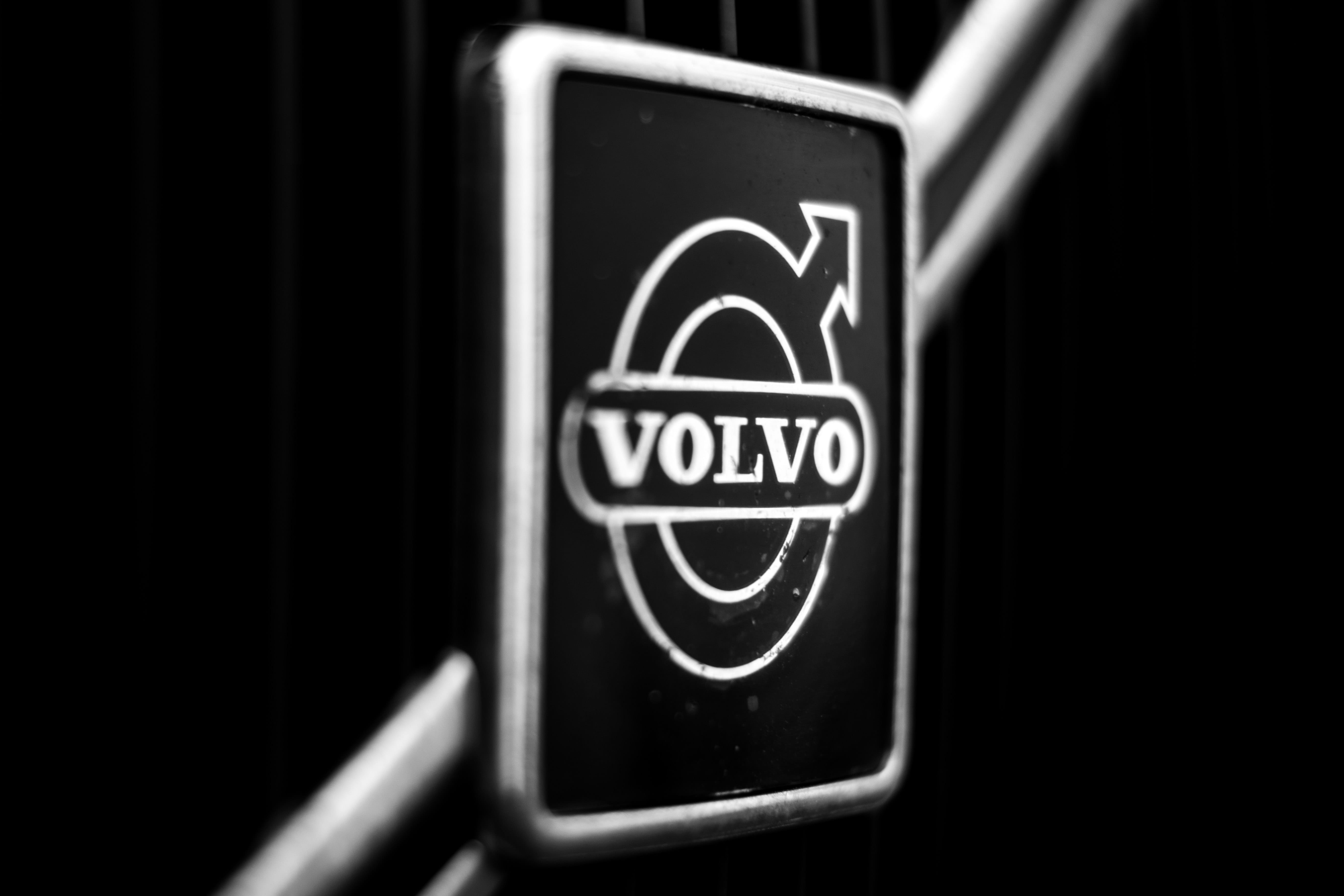 5K, illuminated, western script, black color, indoors, no people, convenience, volvo, sign, logo, vovlo, disabled sign, food and drink, communication, HD Wallpaper