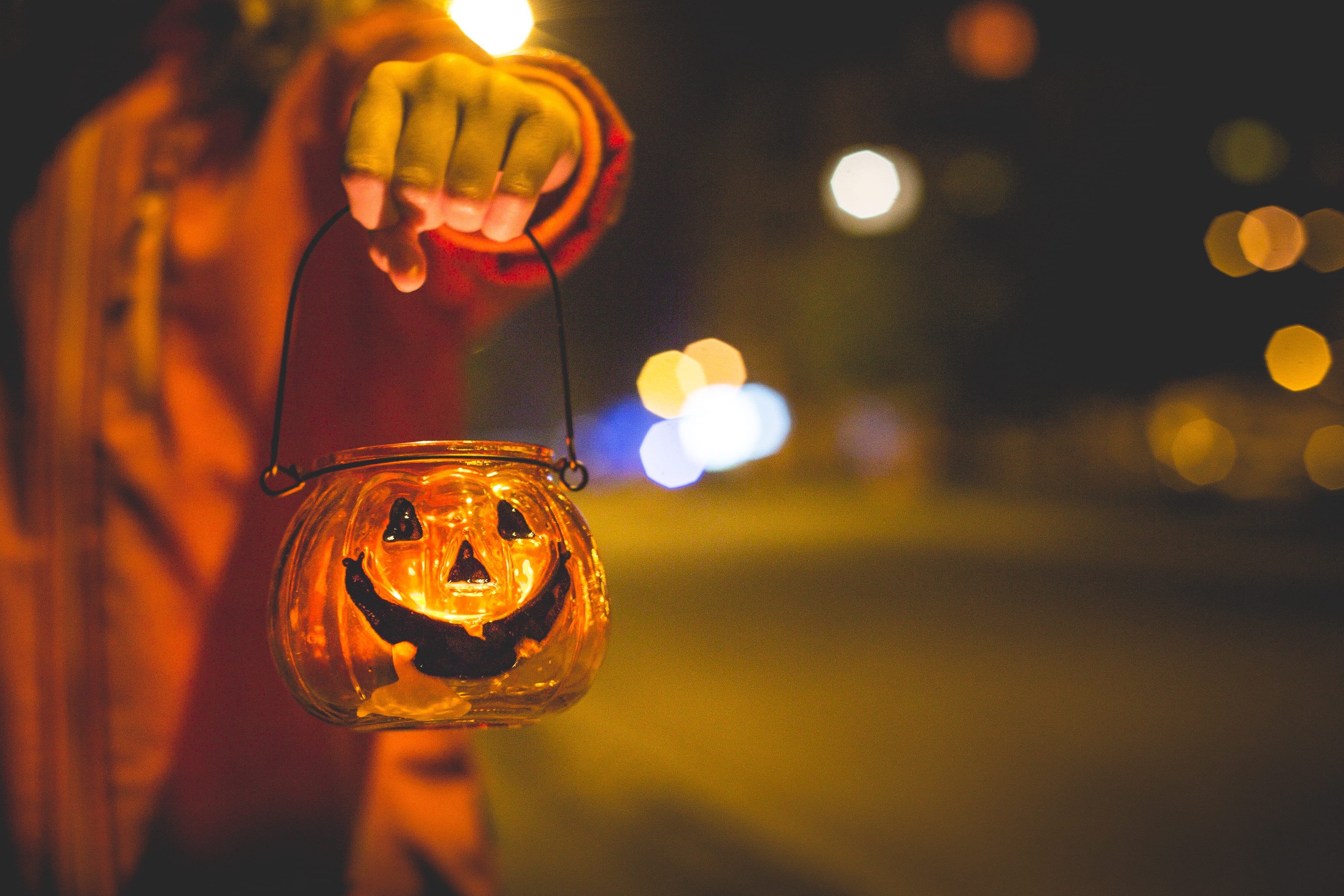 Holding, yellow, light - Natural Phenomenon, room for text, pumpkin, hanging, illuminated, holiday, little, no people, electric lamp, lantern, candles, HD Wallpaper