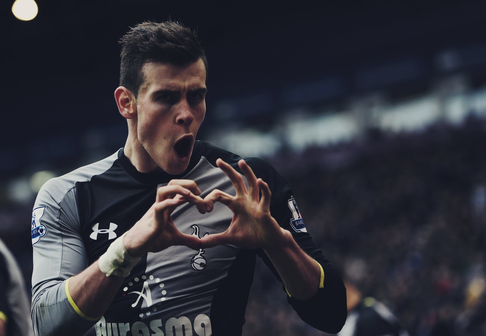 black, holding, one person, 1080P, neck, EPL, focus on foreground, lifestyles, mid adult, s, young adult, Tottenham Hotspur, gesturing, Spurs, illuminated, HD Wallpaper
