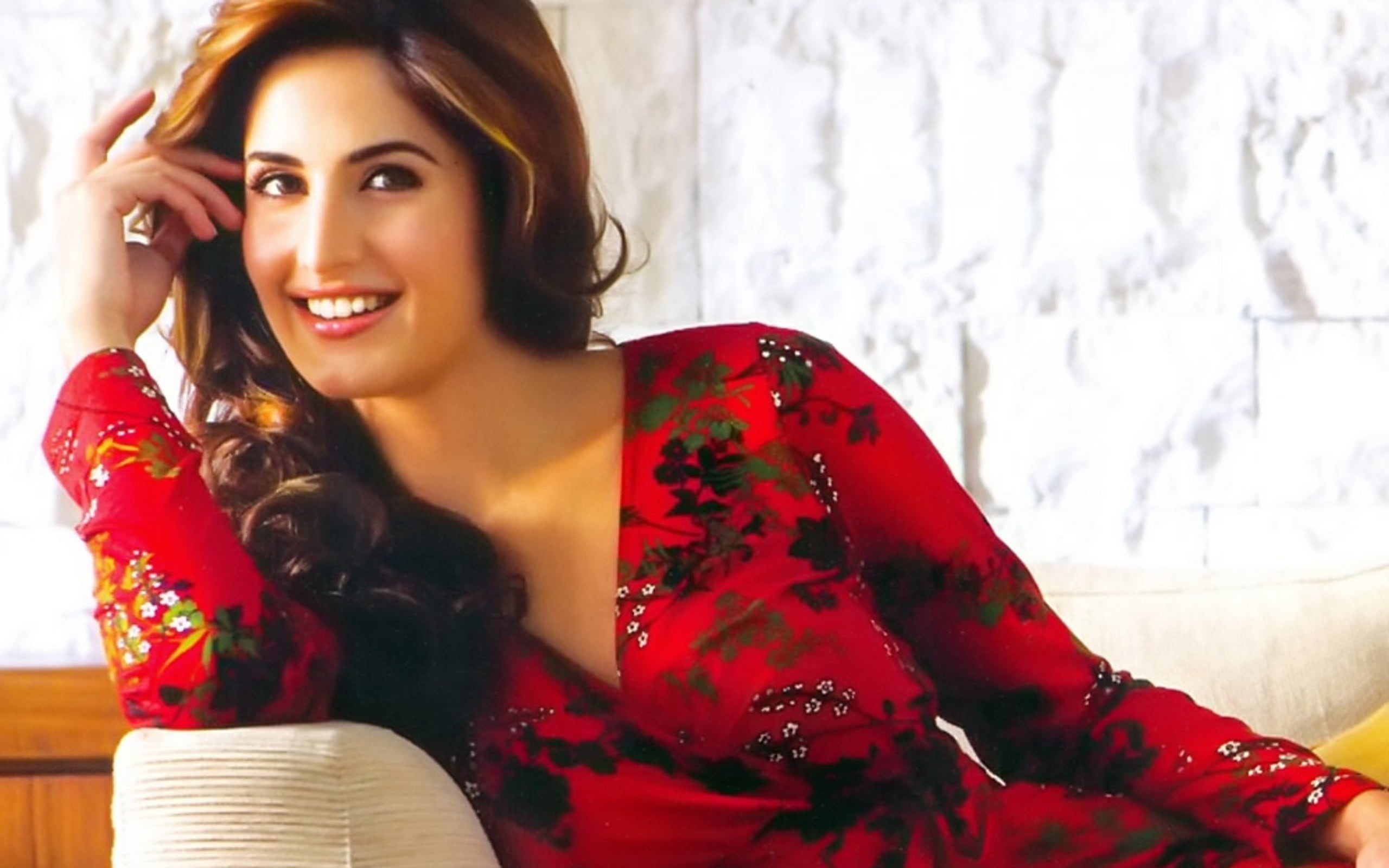 smiling, women, hairstyle, beautiful woman, cheerful, looking at camera, kaif, top, adult, clothing, katrina kaif, beautiful, sleeved, 2K, happiness, HD Wallpaper
