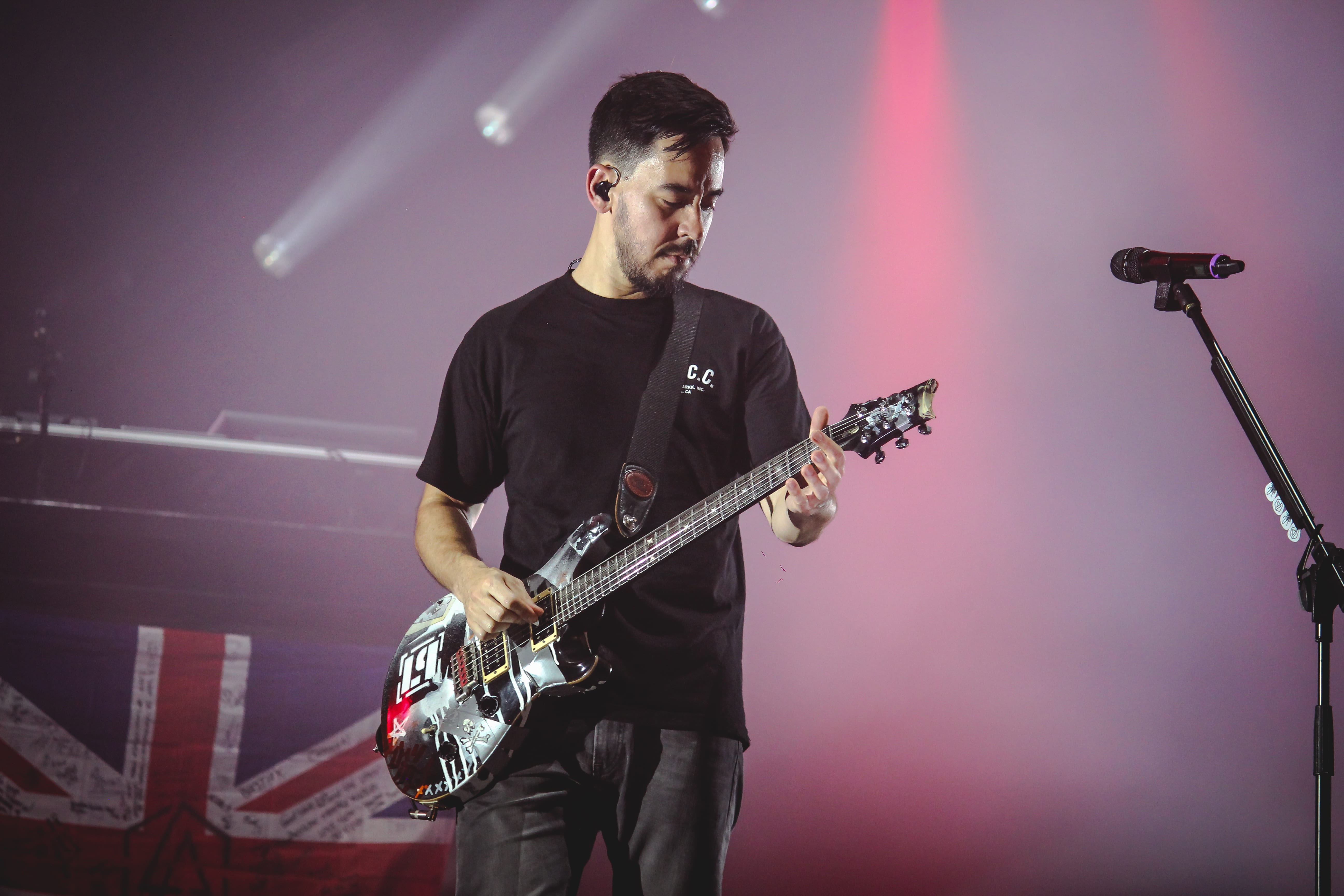 electric, arts culture and entertainment, stage, one person, guitarist, rocker, live music, artist, lights, man, indoors, illuminated, playing, stage light, HD Wallpaper