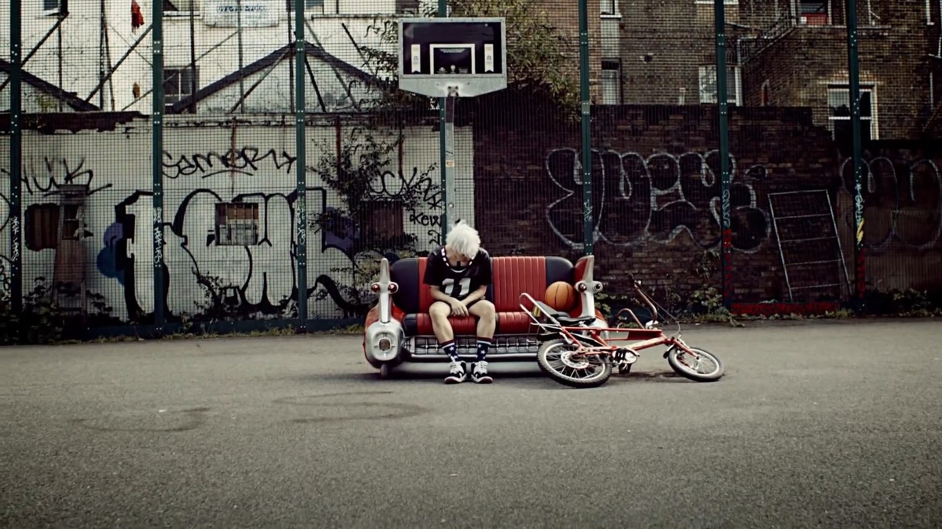 scooter, road, outdoors, street, city, transportation, men, s, building exterior, wall - building feature, real people, building, 1080P, crew, black, land vehicle, HD Wallpaper