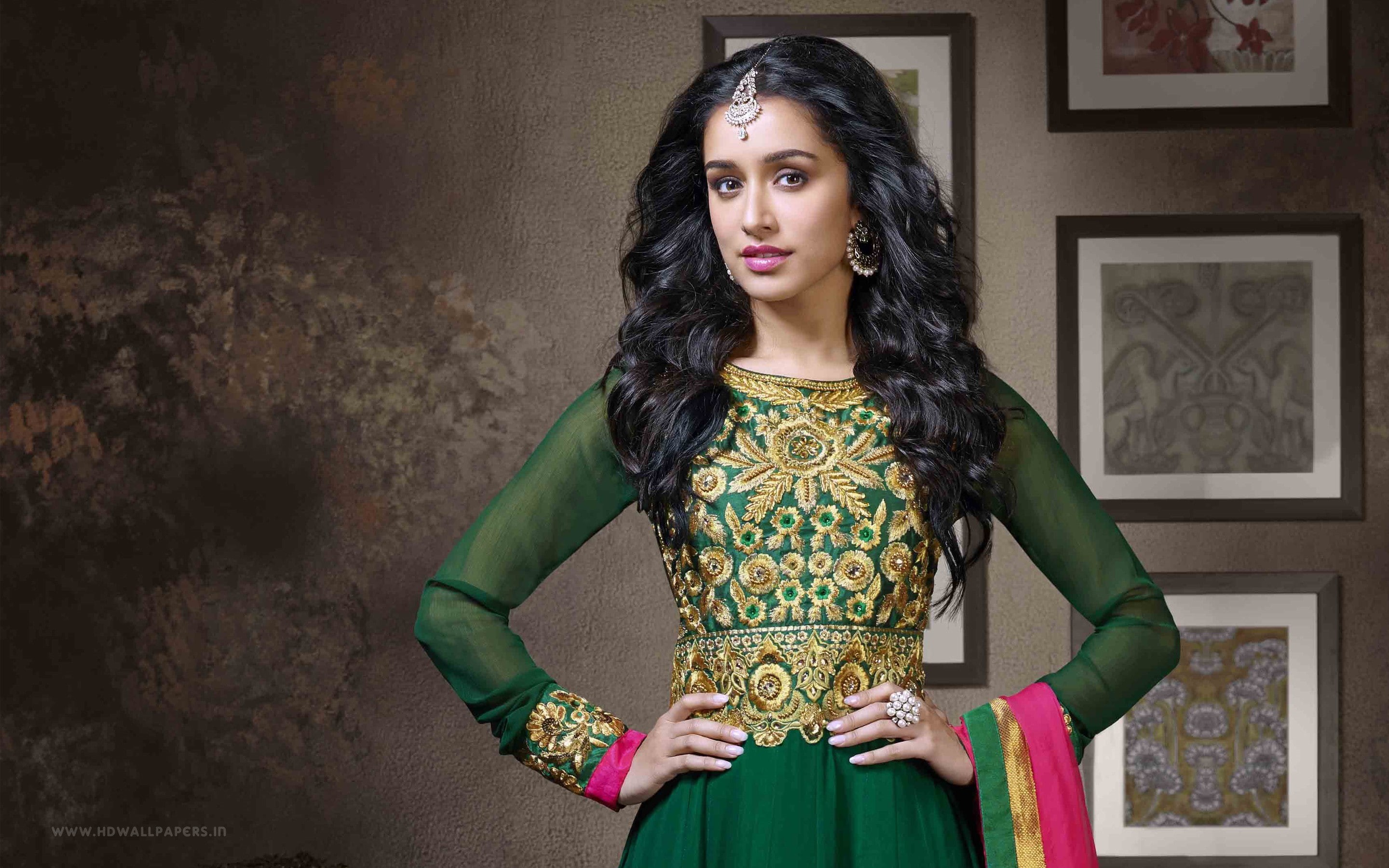 green, women, kapoor, anarkali, s, saree, 2K, Shraddha Kapoor Green Anarkali, gold, shraddha, HD Wallpaper