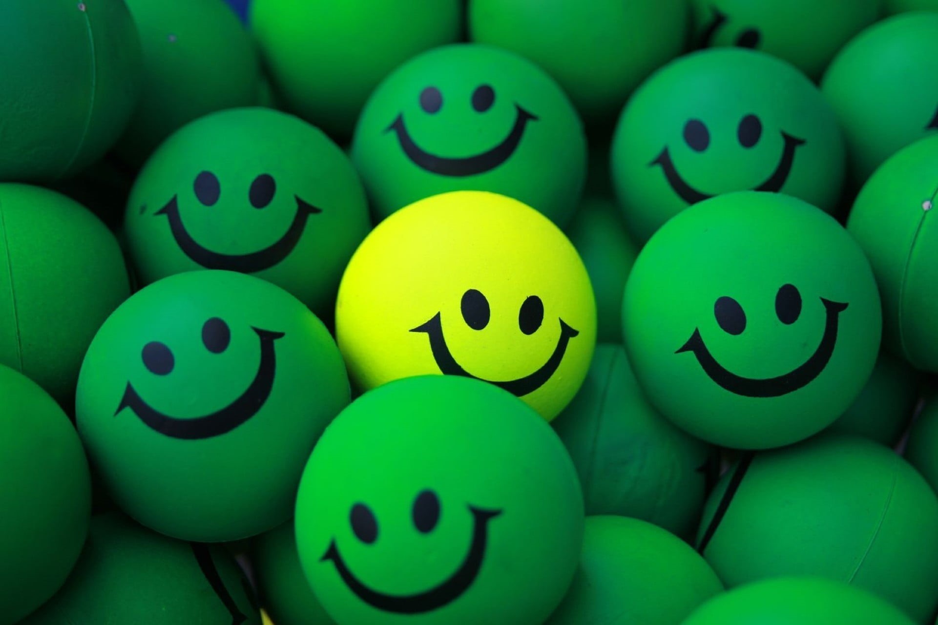 face, symbol, arrangement, multi Colored, large group of objects, smiling, ideas, high angle view, lot, full frame, anthropomorphic face, backgrounds, ball, HD Wallpaper