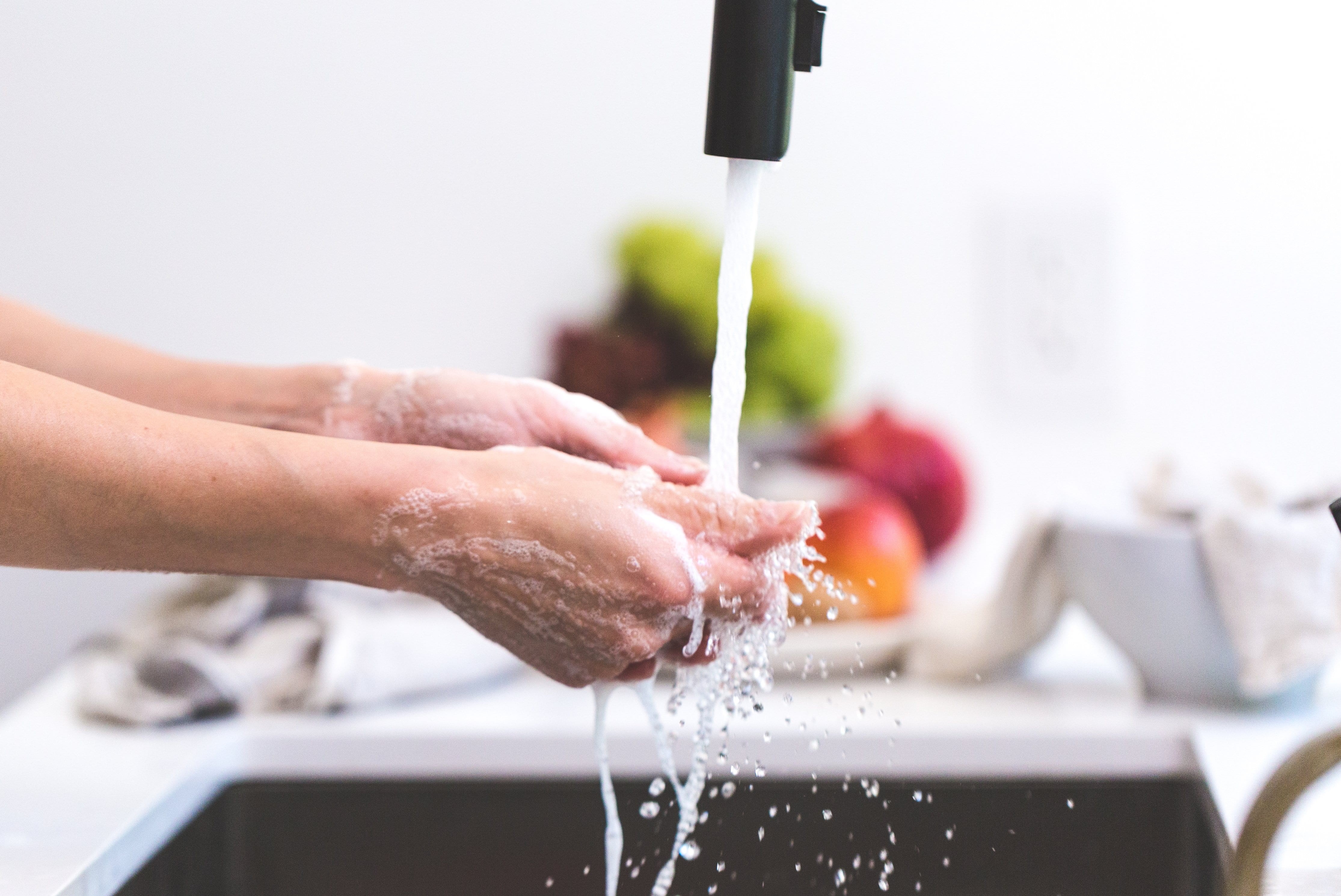 indoors, cooking, close-up, hands, 4K, motion, sink, food and drink, focus on foreground, home, lifestyle, preparation, cleaning, hand, domestic room, HD Wallpaper
