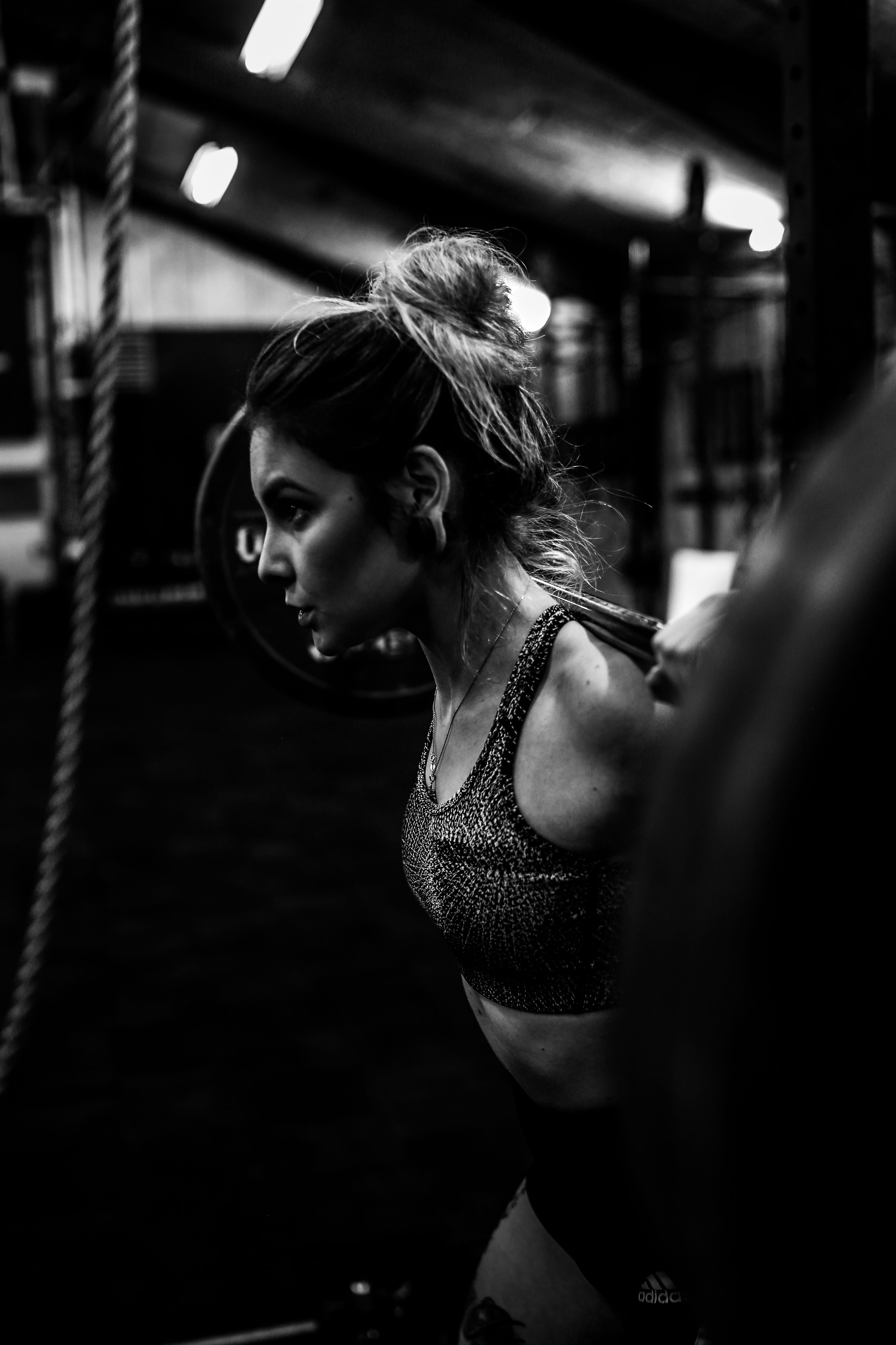 real people, bodybuilding, strength, rope, healthy, people, hairstyle, body, portrait, athlete, pilates, women, adult, lifestyles, workout, active, waist up, Phone HD Wallpaper