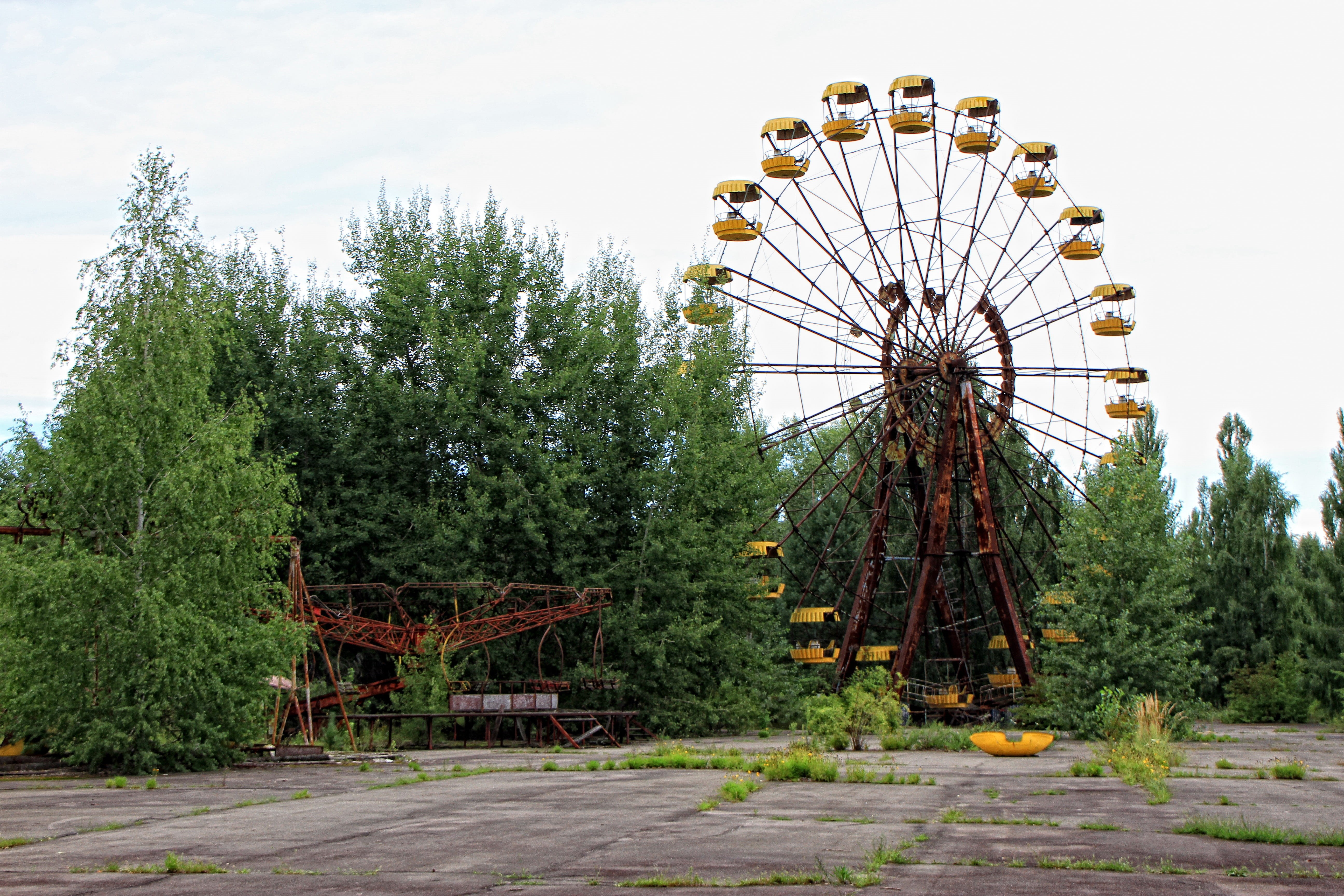disaster, decay, ferris wheel, catastrophe, soviet, fair, sky, fun, destruction, no people, brown, plant, amusement, arts culture and entertainment, derelict, HD Wallpaper