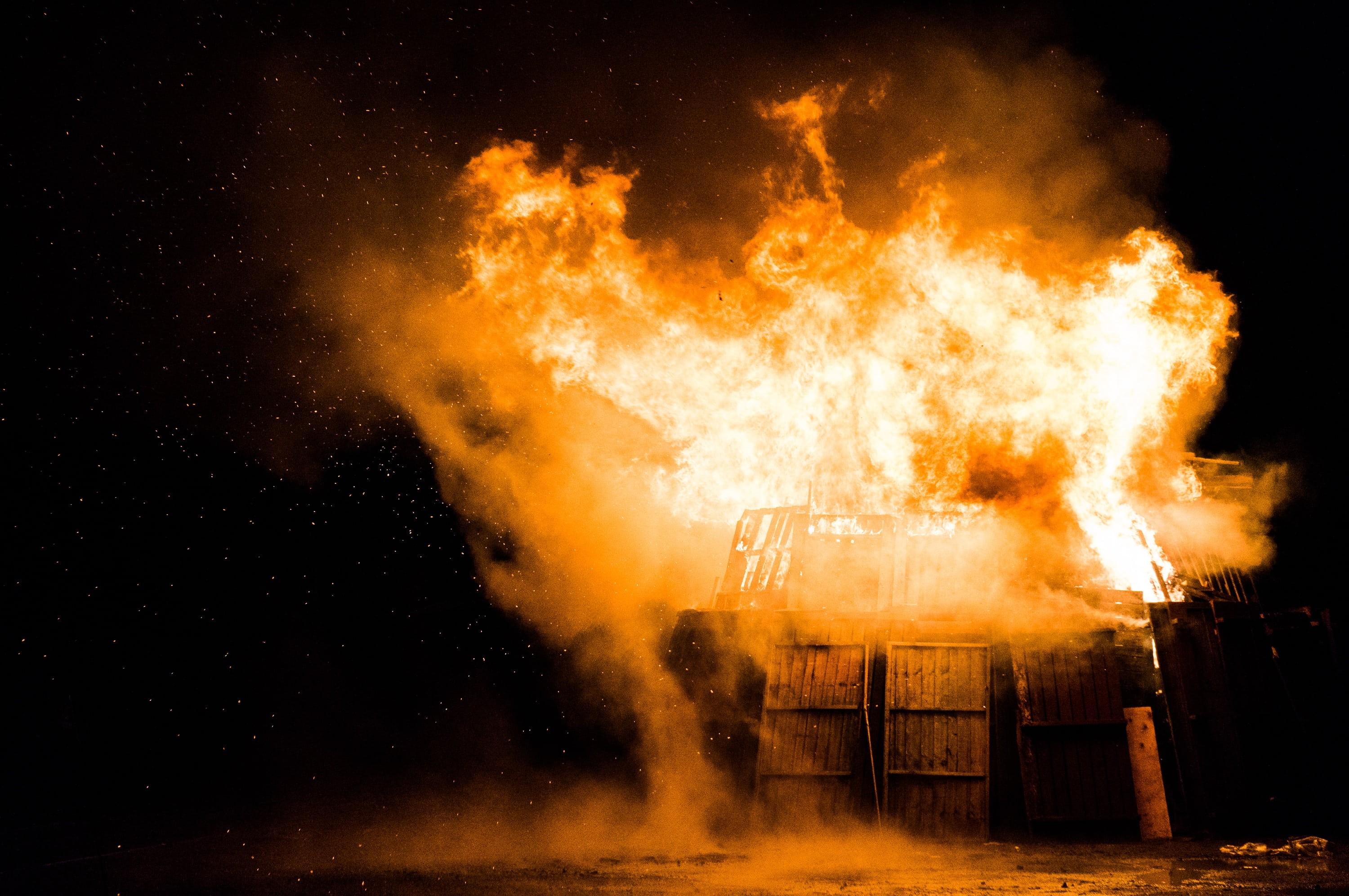 exploding, explosive, damaged, smoke - physical structure, house, nature, photography, inferno, destruction, no people, flames, fire - natural phenomenon, HD Wallpaper
