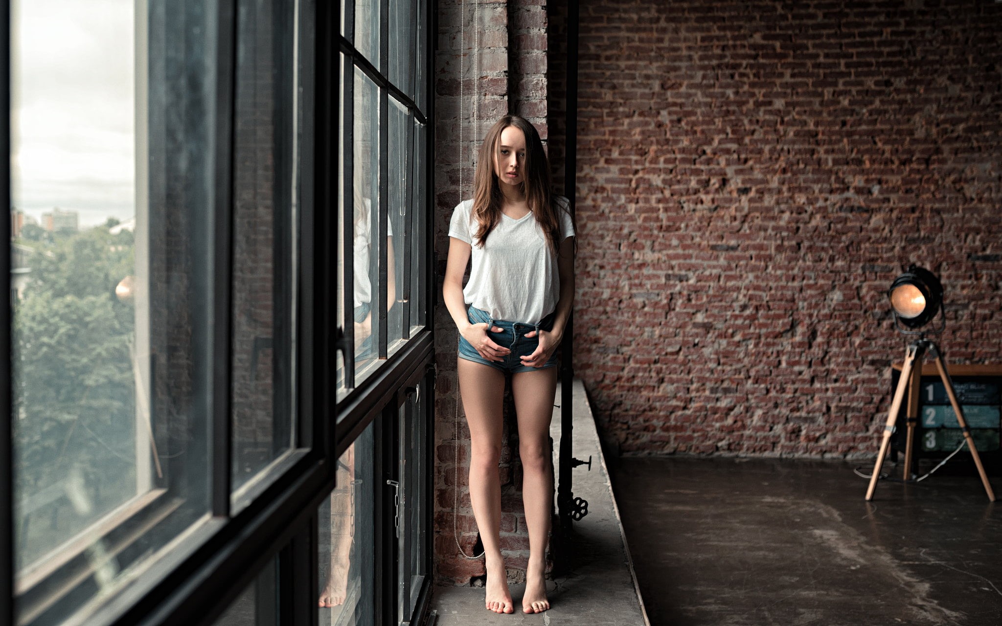 casual clothing, beautiful woman, hairstyle, blue, denim, adult, young adult, T-shirt, leisure activity, contemplation, full length, indoors, jean shorts, HD Wallpaper