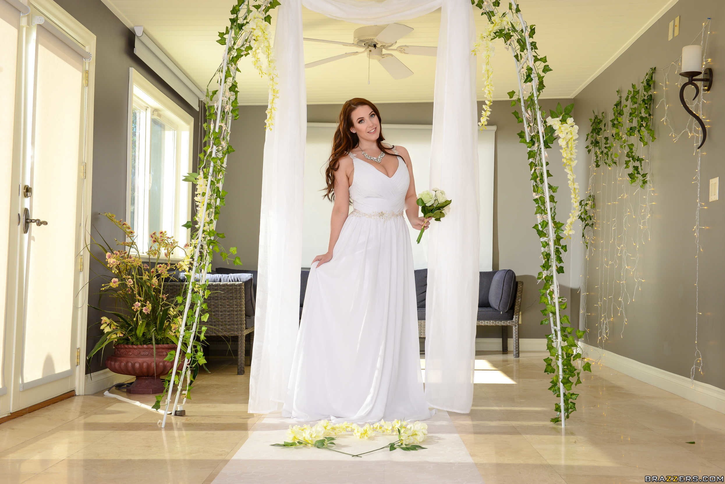 real people, Angela White, one person, hairstyle, wedding dress, 1080P, young adult, flower arrangement, event, life events, model, full length, standing, HD Wallpaper