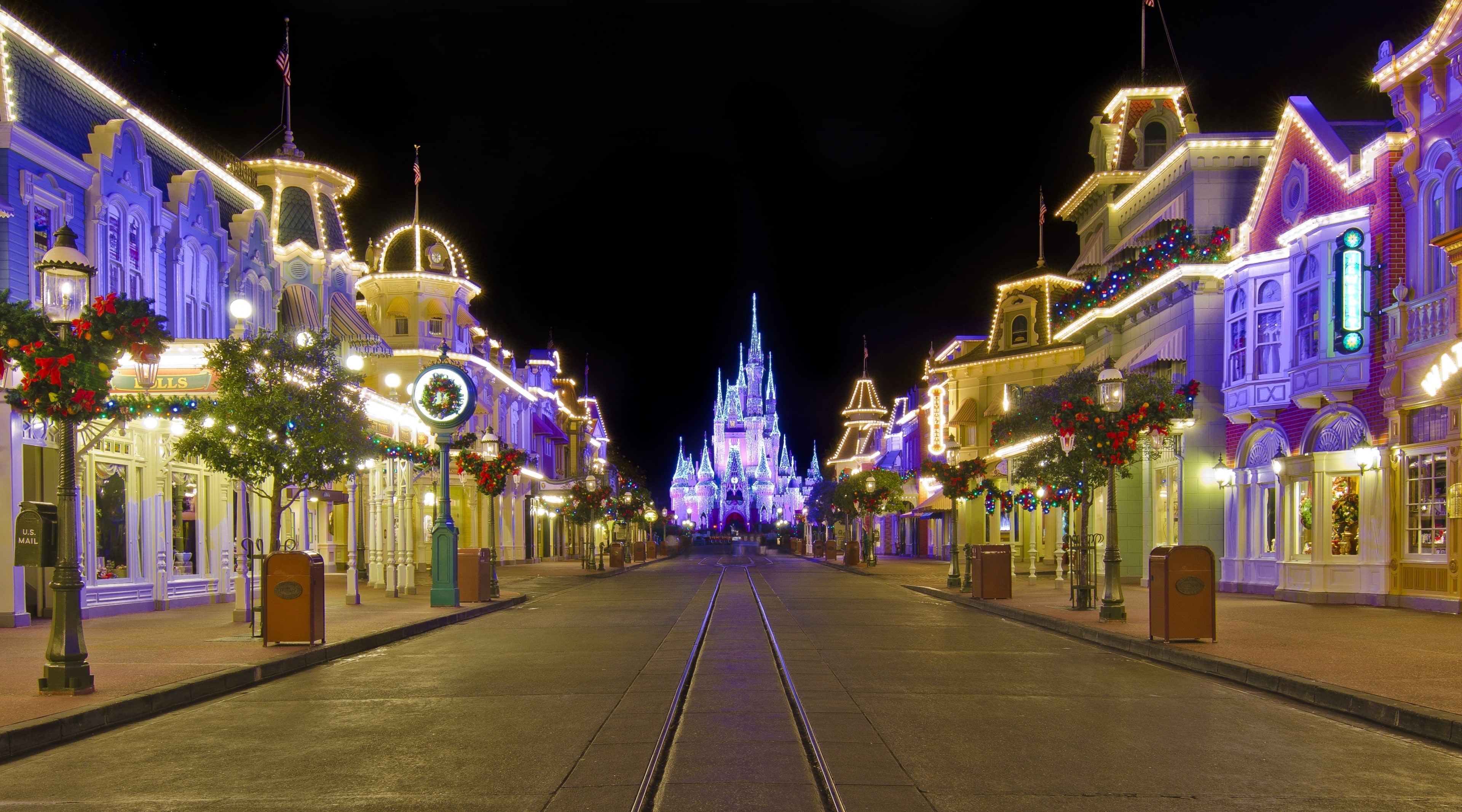 Christmas, architecture, cityscape, building exterior, direction, lighted, illuminated, Main Street, Holidays, lighting equipment, travel destinations, HD Wallpaper