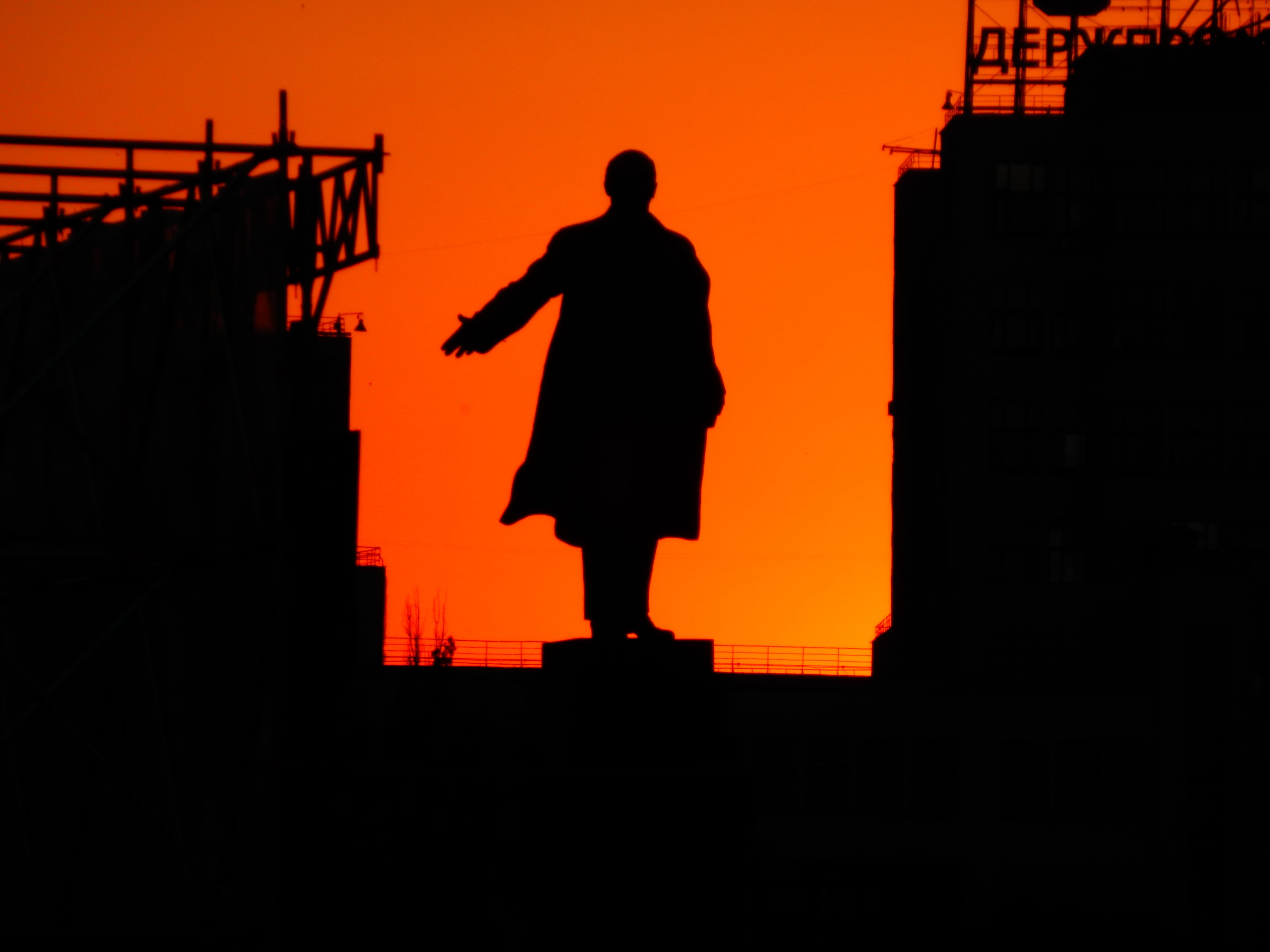 three quarter length, occupation, background, lenin, socialism, kharkiv, copy space, kiev, russia, building exterior, standing, walking, sunset, sky, one person, HD Wallpaper