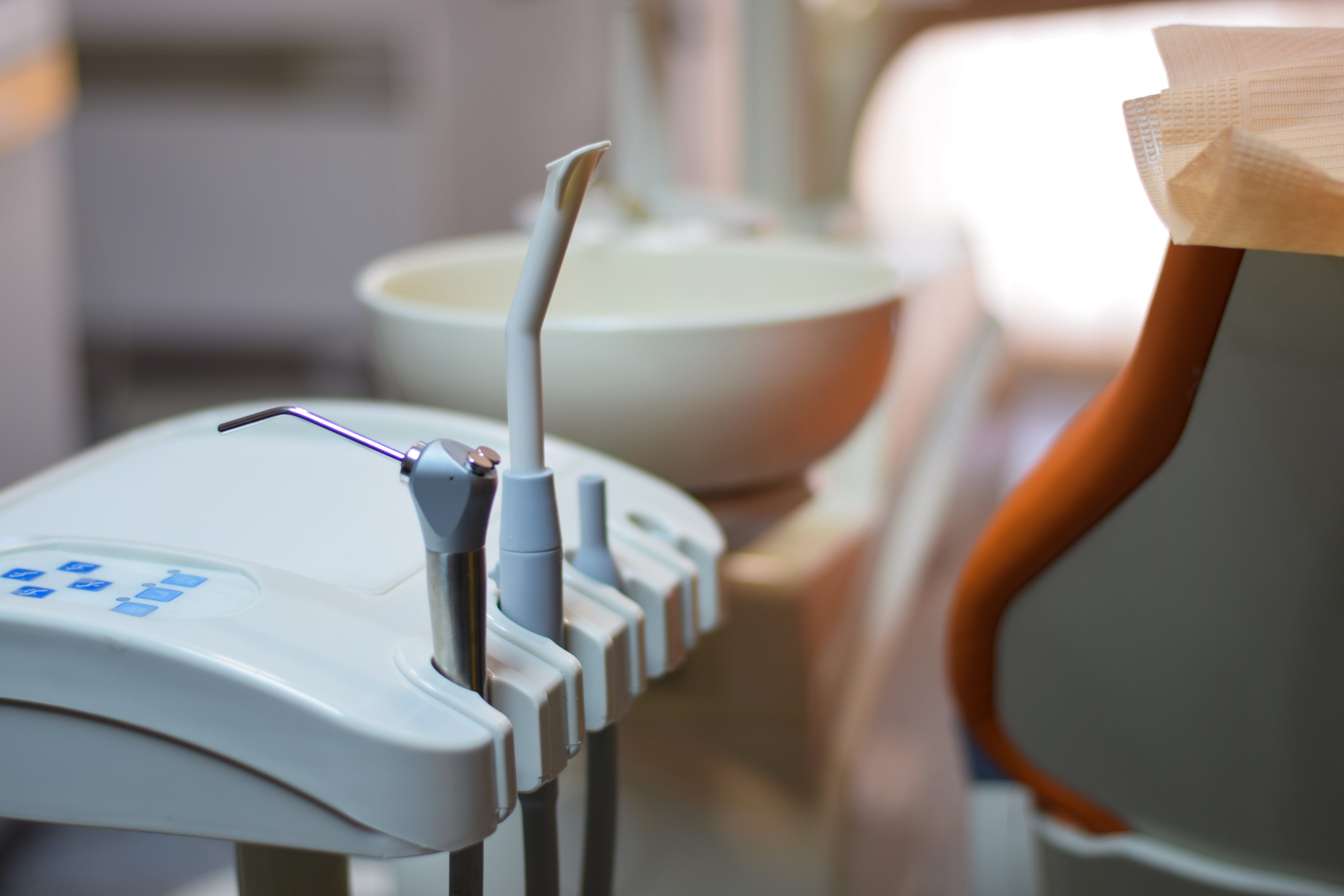 facial expression, furniture, day, scientist, doctor, drink, glass, focus on foreground, dentist, refreshment, indoors, hospital, healthcare, dentistry, HD Wallpaper