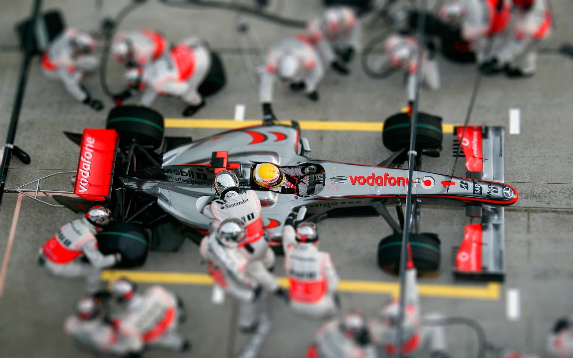 large group of objects, high angle view, equipment, selective focus, Pit stop, toy, traffic, photography, city, car, backgrounds, tilt shift, Formula 1, HD Wallpaper