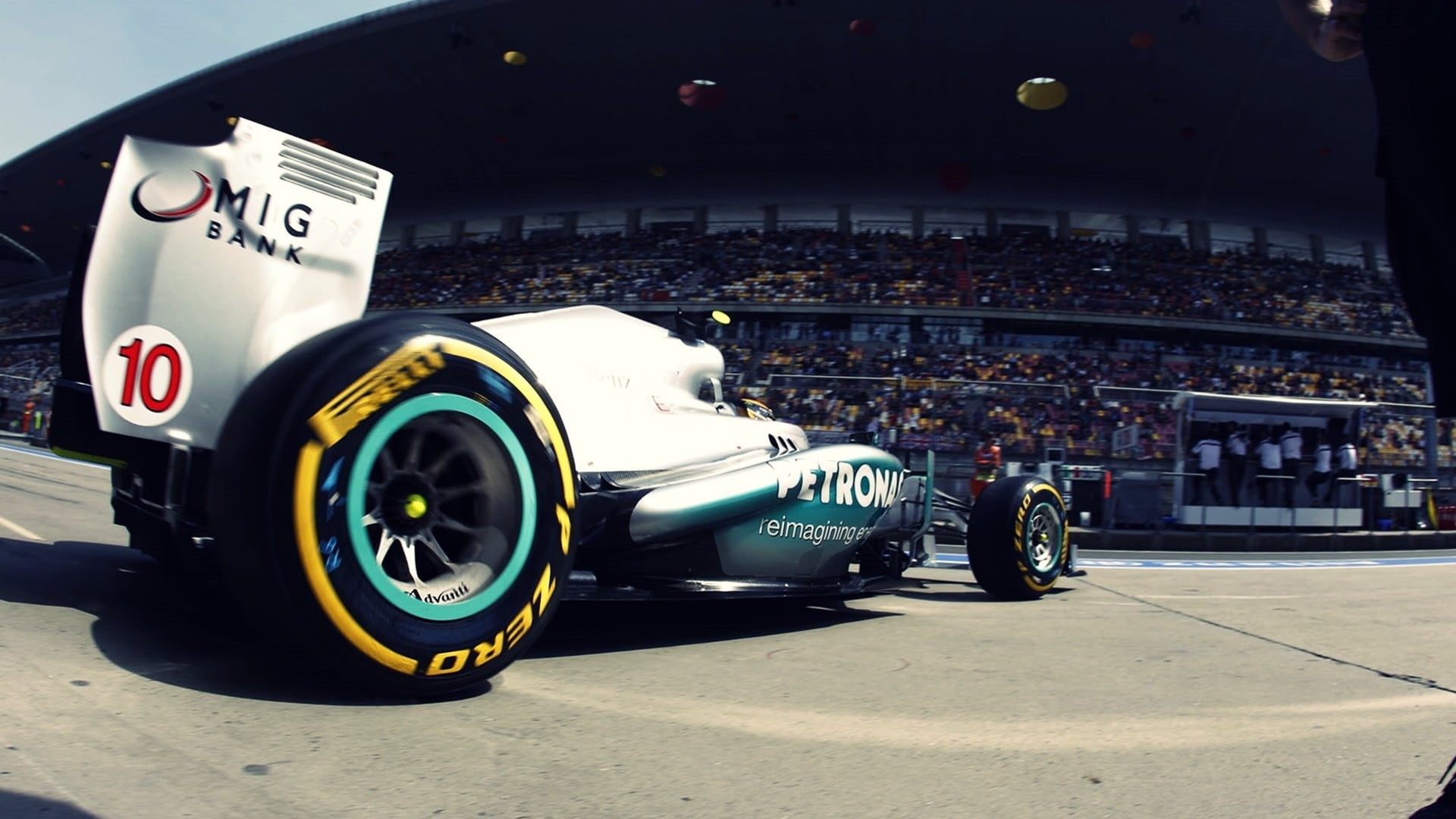city, group of people, sport, f, stadium, Formula 1, real people, transportation, land vehicle, race cars, crowd, racecar, black, car, incidental people, HD Wallpaper