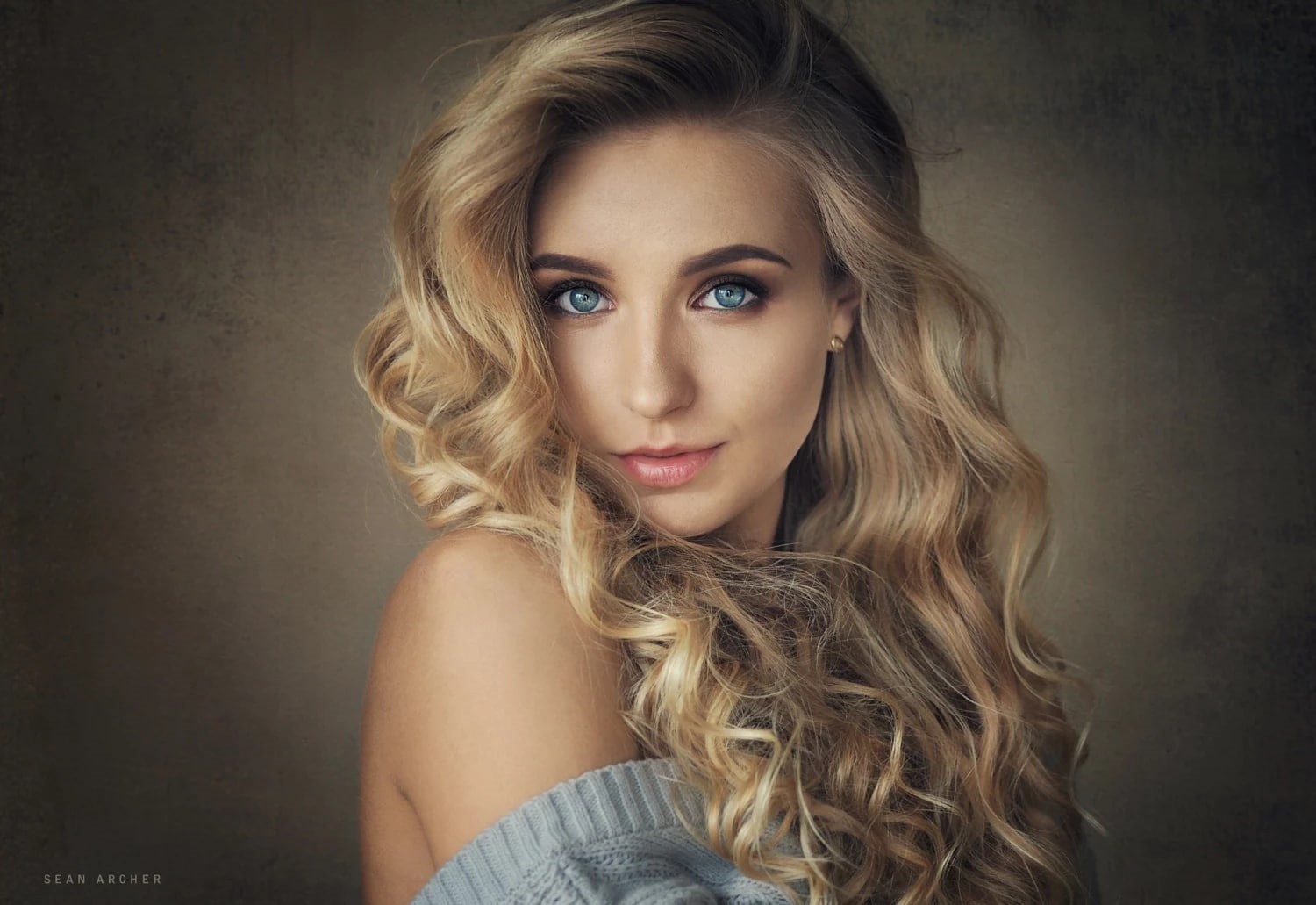 one person, looking at camera, indoors, headshot, blond hair, portrait, looking at viewer, natural beauty, studio shot, hair, long hair, 720P, simple background, HD Wallpaper