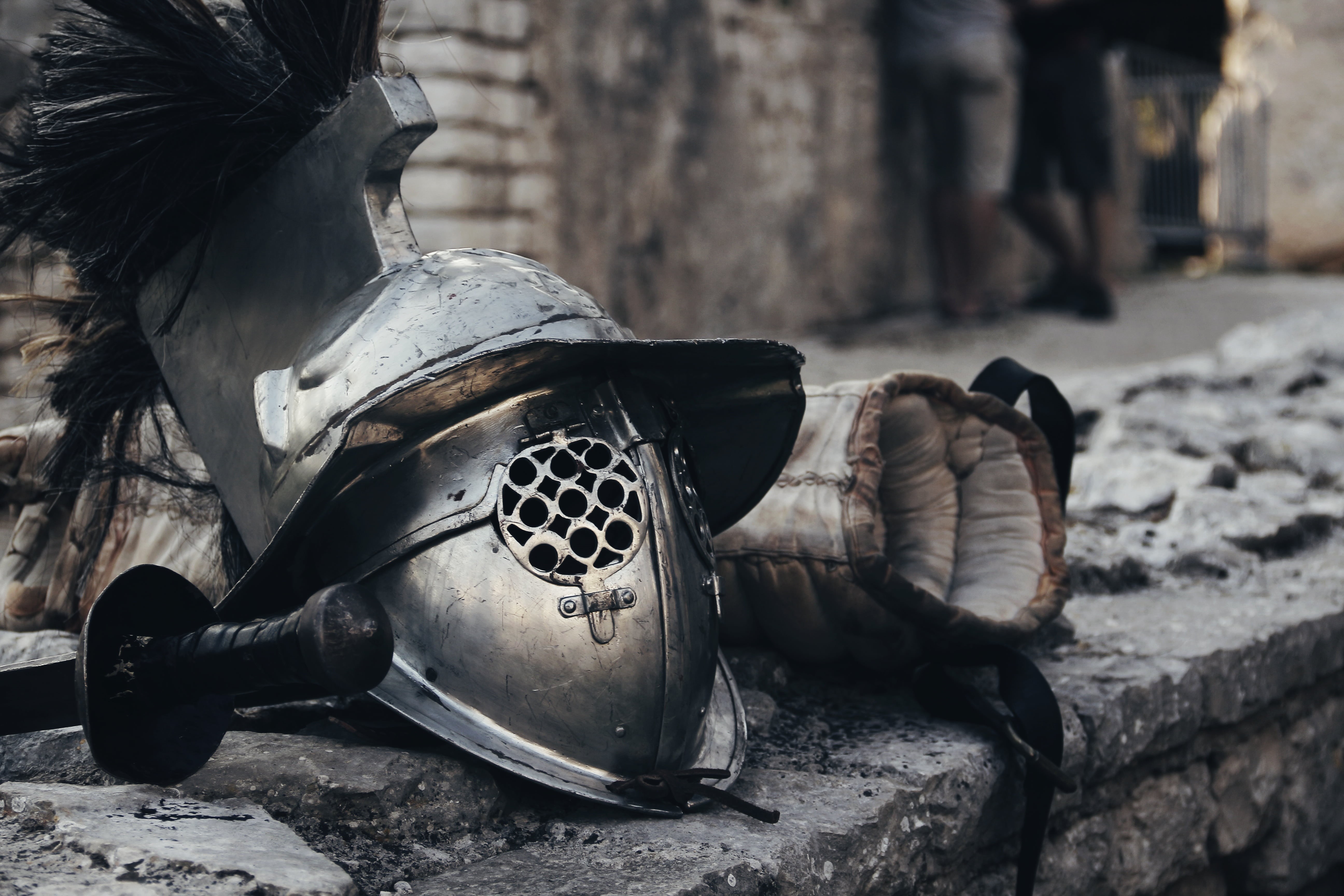gear, single object, focus on foreground, fight, armor, steel, photo, wall, hero, ancient, outdoors, damaged, spartan, history, battle, 5K, day, man, suit of armor, HD Wallpaper
