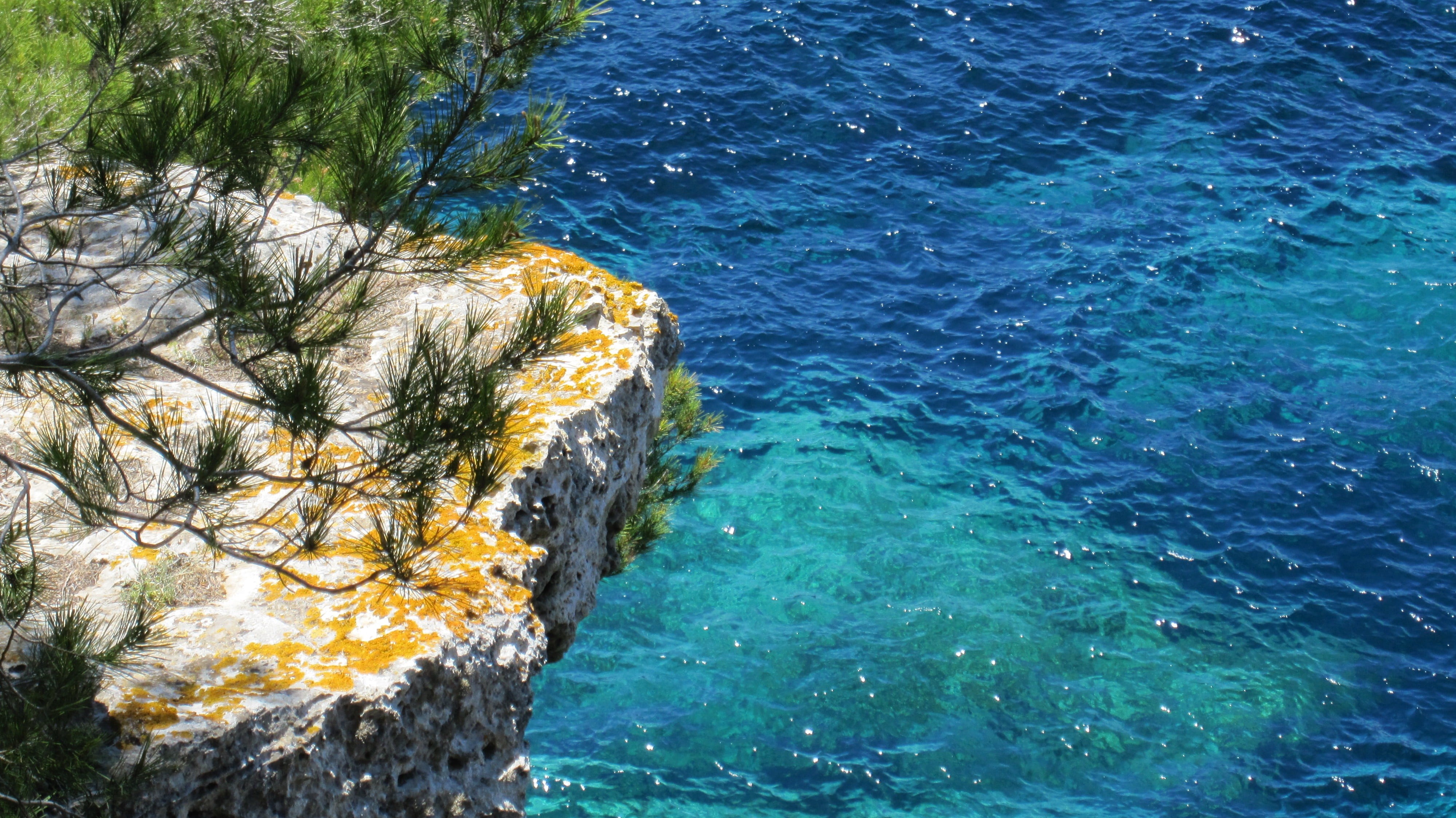 outdoors, beauty in nature, motion, mallorca, body, pine, sunlight, day, tranquility, rock, turquoise, rock formation, waterfront, rock - object, solid, HD Wallpaper