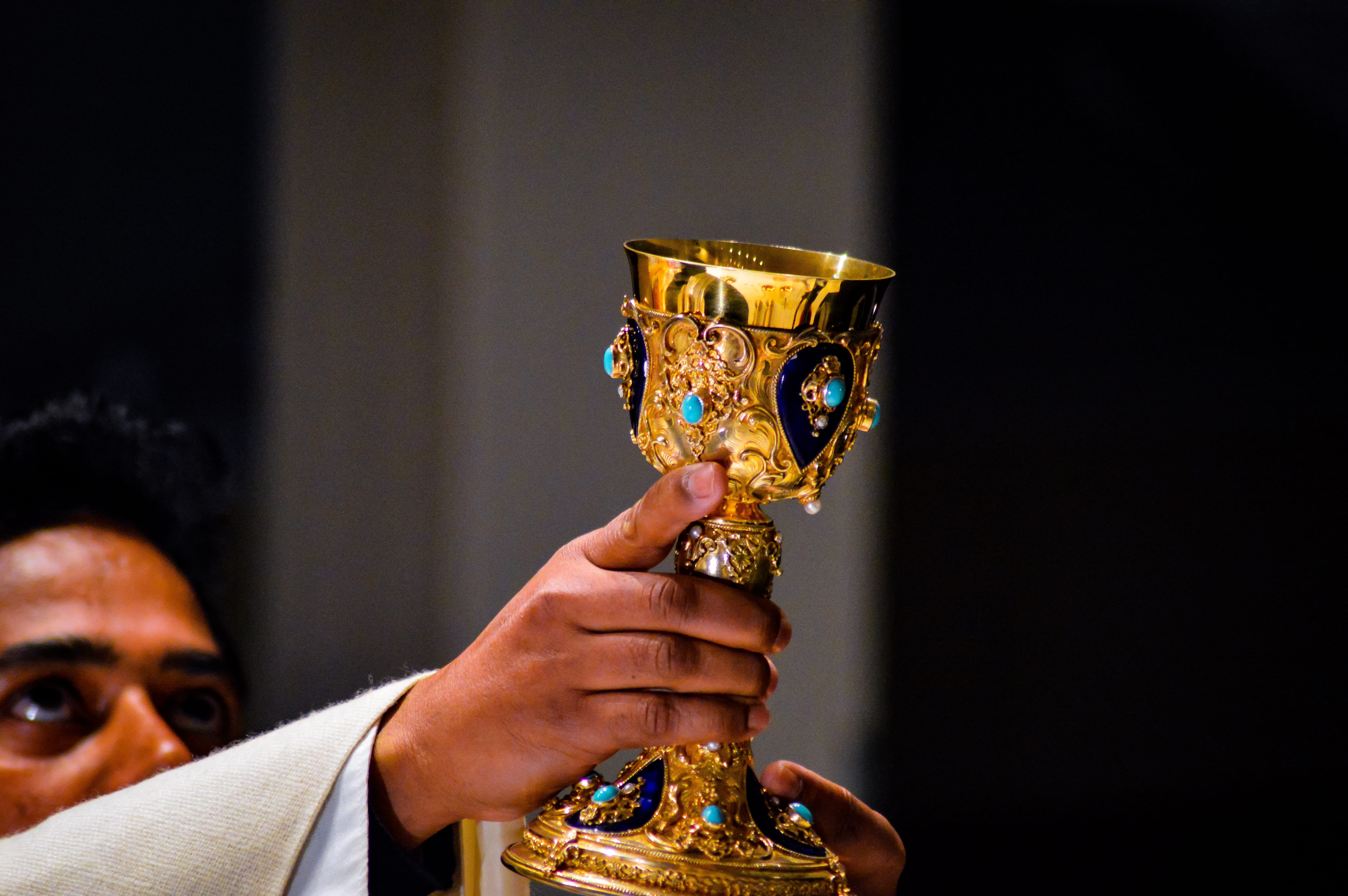 chalice, close-up, lifestyles, glass, holding, human body part, treasure, 5K, finger, trophy, crystal, bronze, men, accessories, obscured face, unrecognizable person, HD Wallpaper