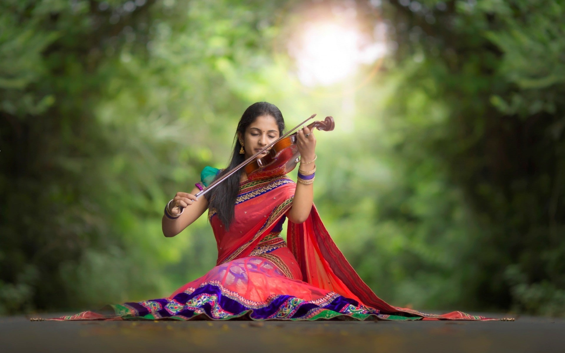 outdoors, beautiful woman, skill, one person, focus on foreground, young women, real people, saree, front view, smiling, 1080P, arts culture and entertainment, HD Wallpaper