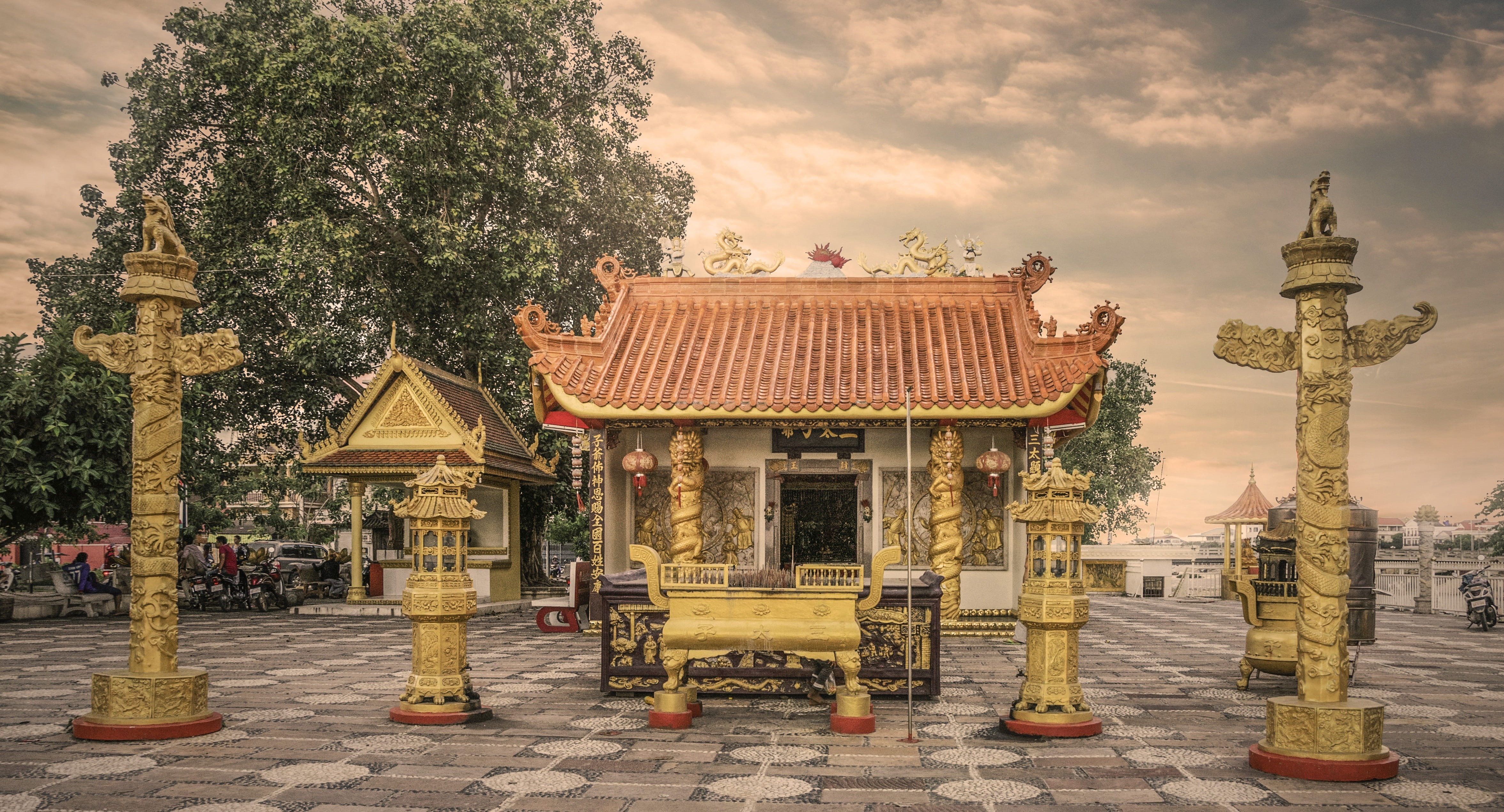 asia, no people, buddhism, daytime, tourist, culture, place, building, sky, ornate, brick, tree, unesco, religion, china, street, outdoors, viet, architectural column, HD Wallpaper