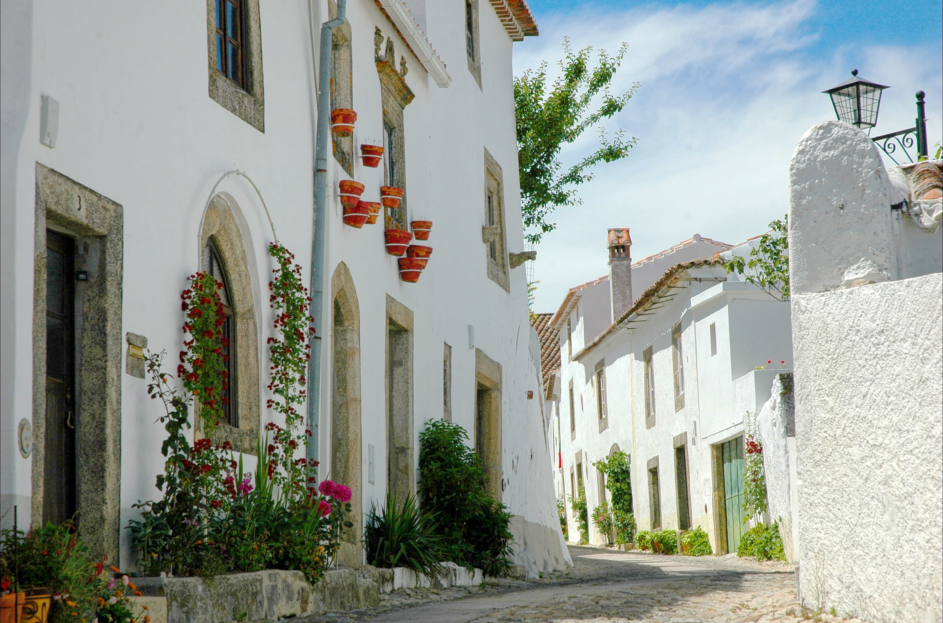 arch, street, cross, architectural column, no people, concrete, residential district, houses, religion, portugal, exterior, historic, building, red, gothic, HD Wallpaper