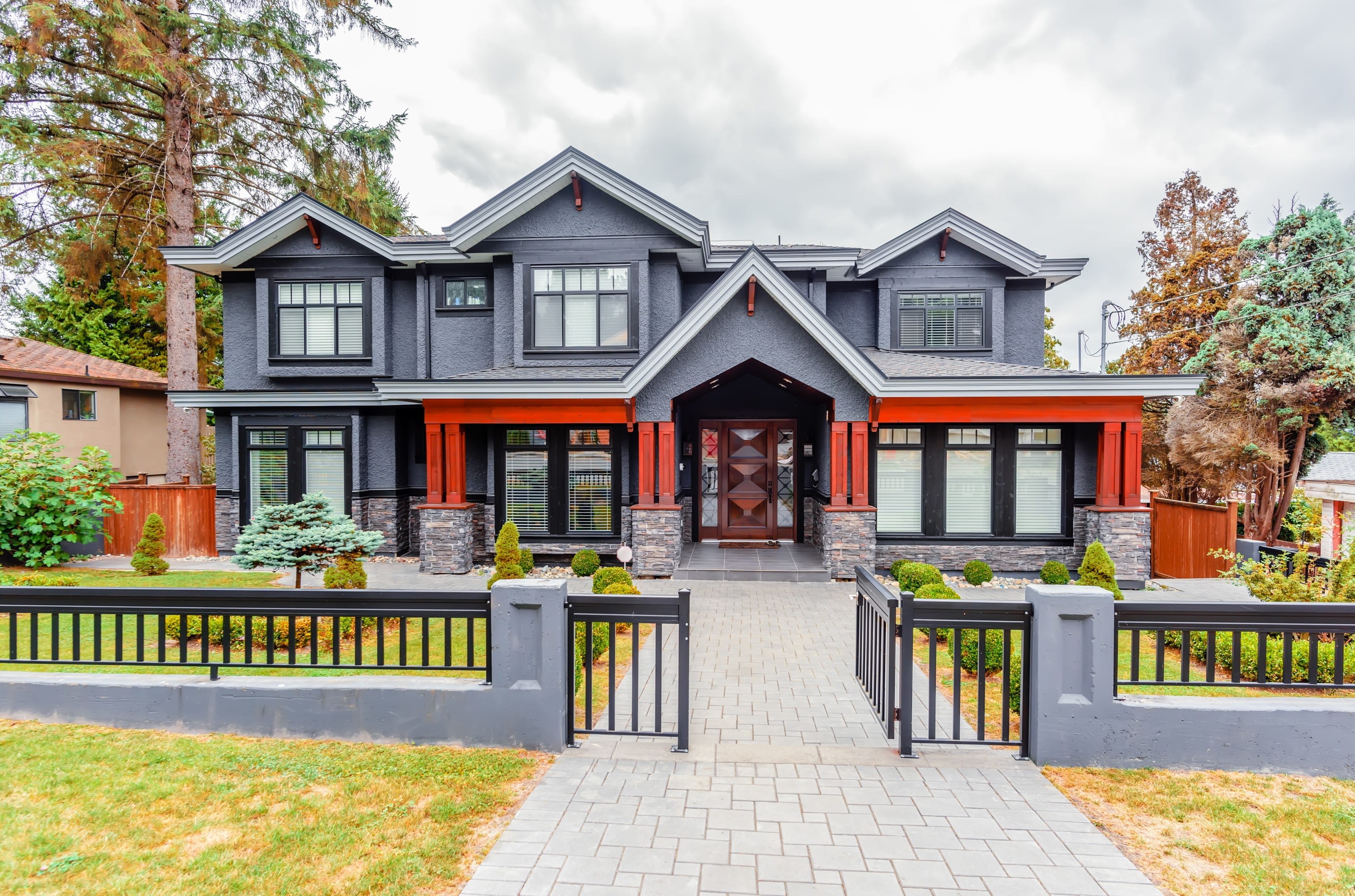 nature, tree, gray, green, sky, cloudy, entrance, building, building exterior, plant, windows, fir, property, house, photo, beautiful, trees, no people, HD Wallpaper