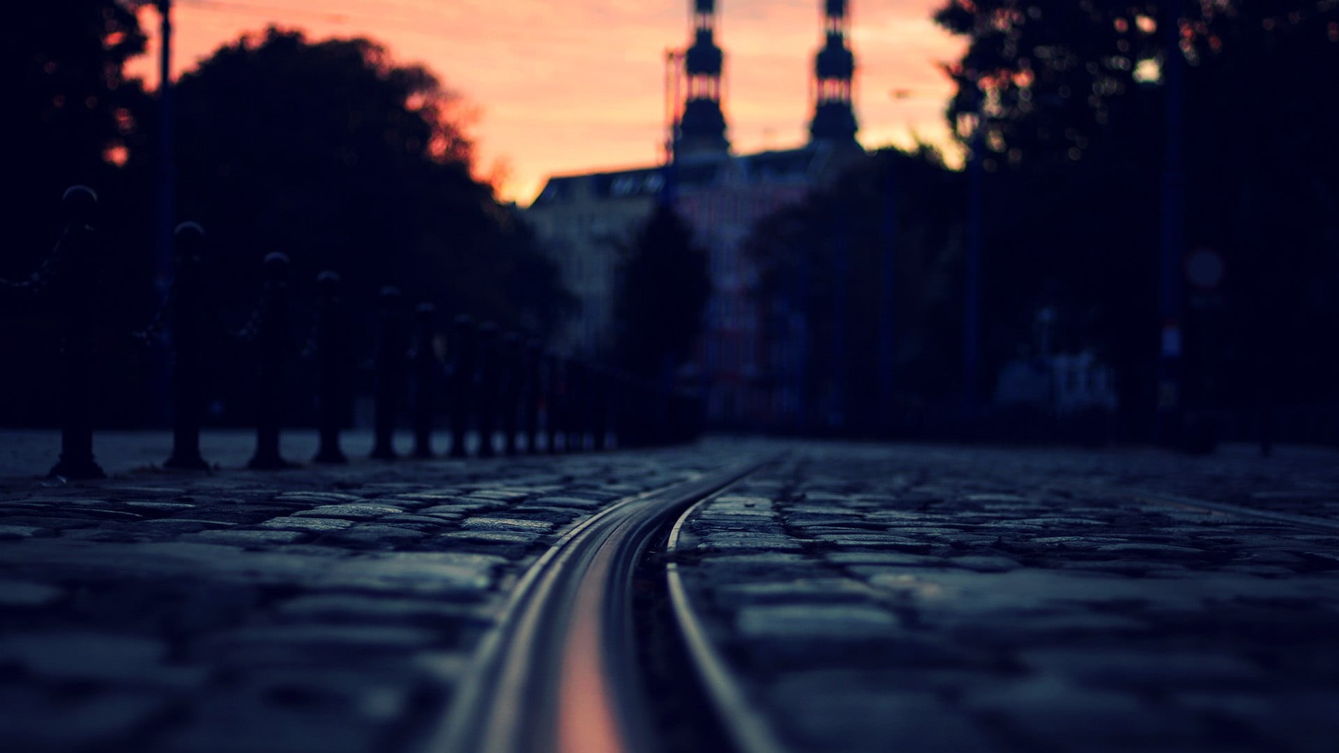 depth of field, dusk, rail transportation, travel, europe, architecture, twilight, 1080P, gray, urban Scene, famous Place, light - Natural Phenomenon, HD Wallpaper