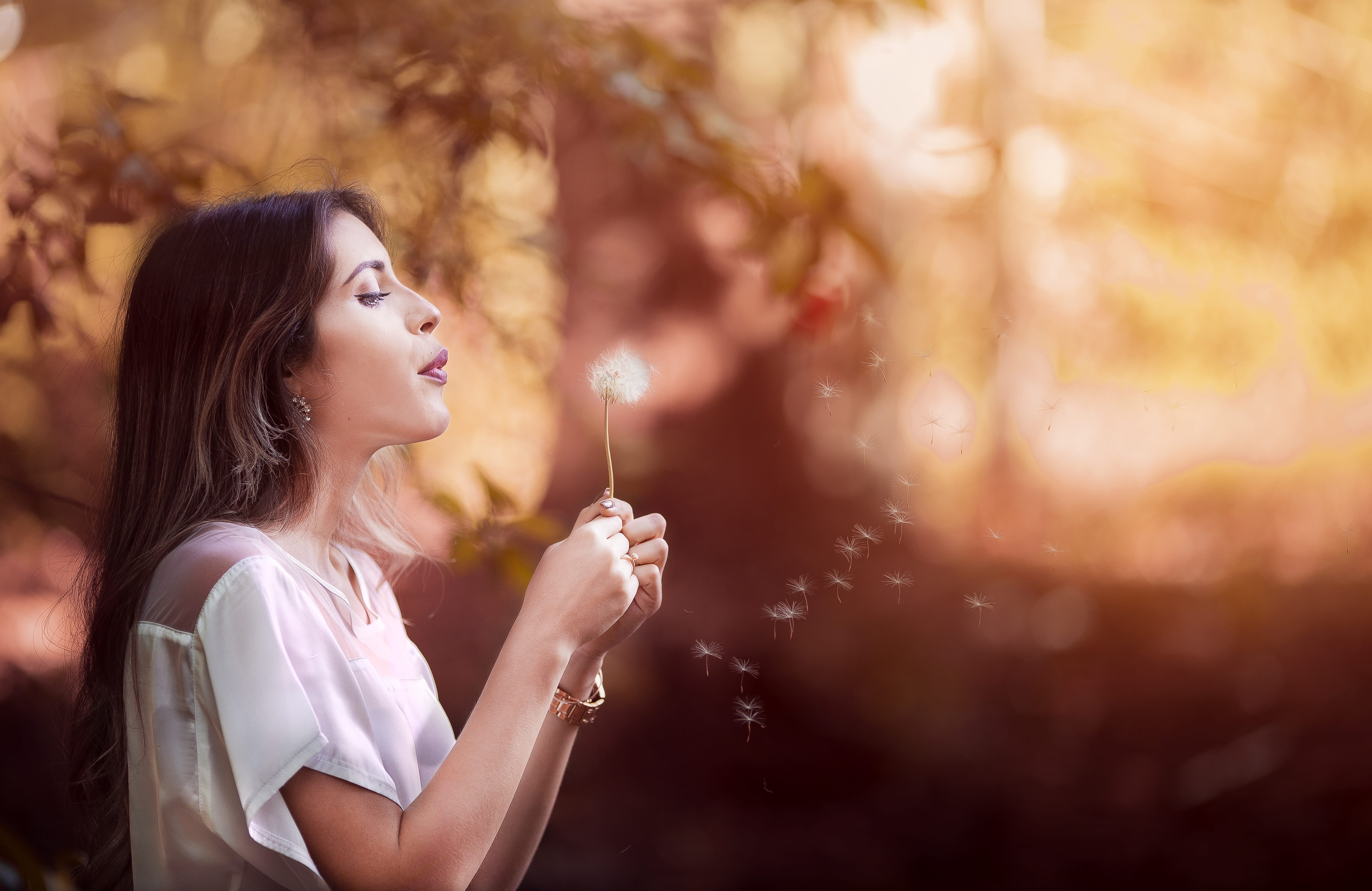 blurry, 5K, young adult, women, photoshoot, teenager, flora, lady, brown hair, fashion, blowing, adult, focus, beautiful woman, girl, golden hour, nature, HD Wallpaper
