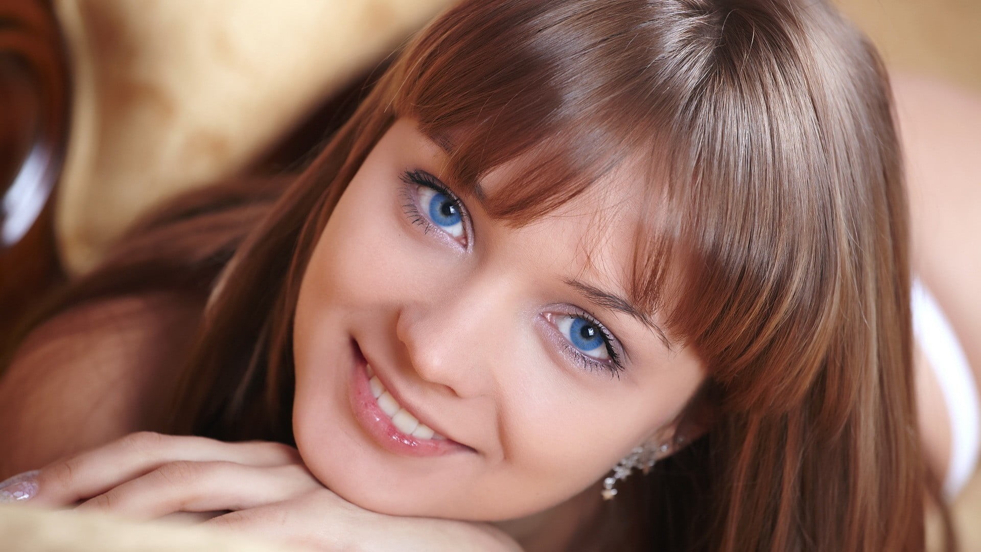 beautiful woman, close-up, hair, headshot, beautiful people, smiling, blue eyes, face, human body part, one person, hairstyle, teenager, child, beauty, HD Wallpaper