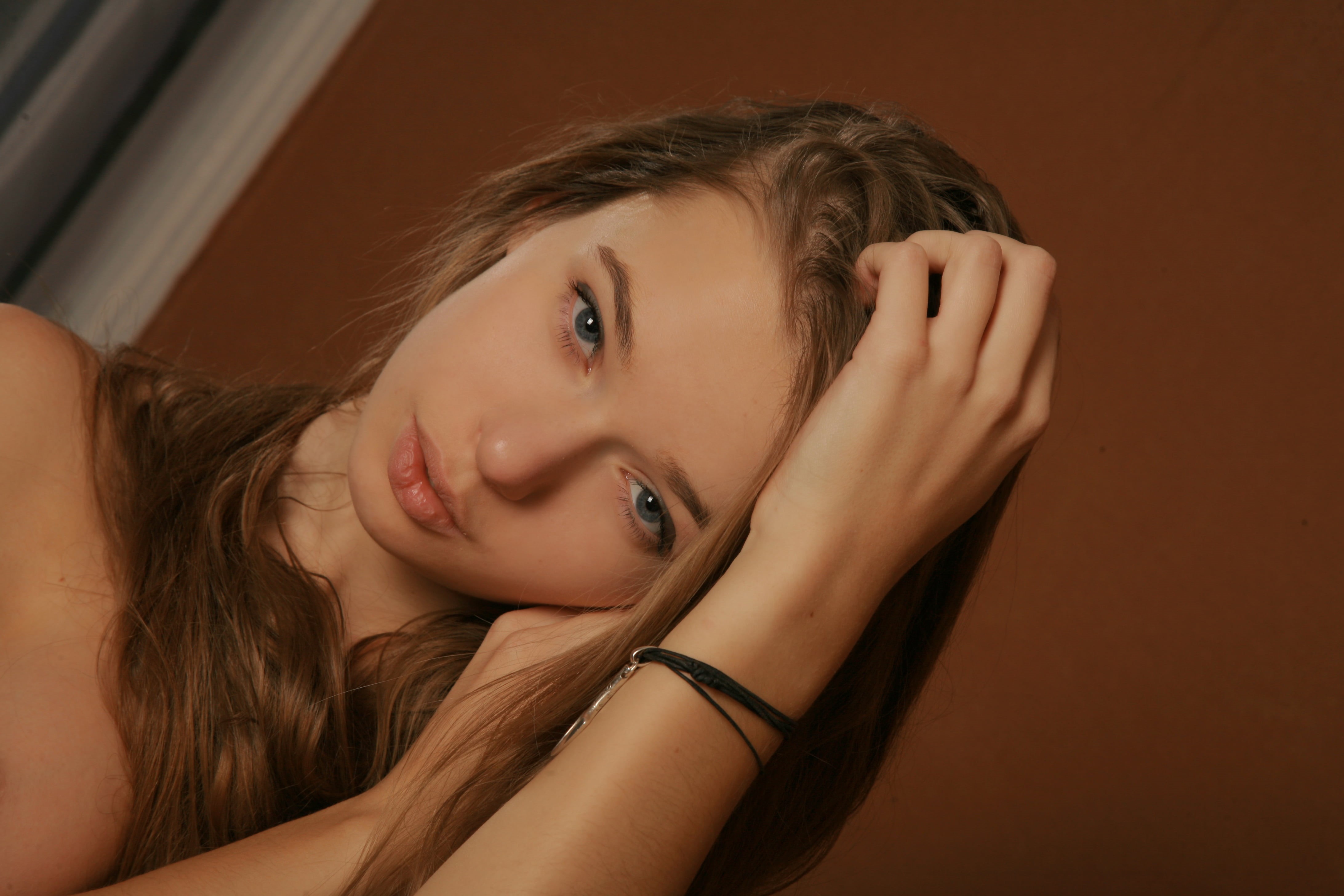 human face, looking at camera, tank, 4K, adult, model, emotion, top, hair, beautiful woman, headshot, brunette, long hair, hairstyle, child, contemplation, HD Wallpaper