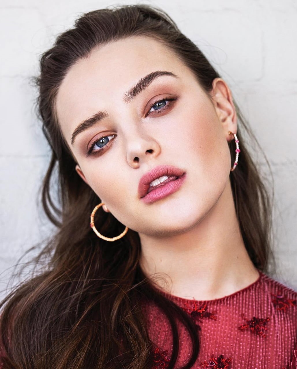 brunette, looking at viewer, blue eyes, long hair, women, Katherine Langford, actress, 720P, Phone HD Wallpaper
