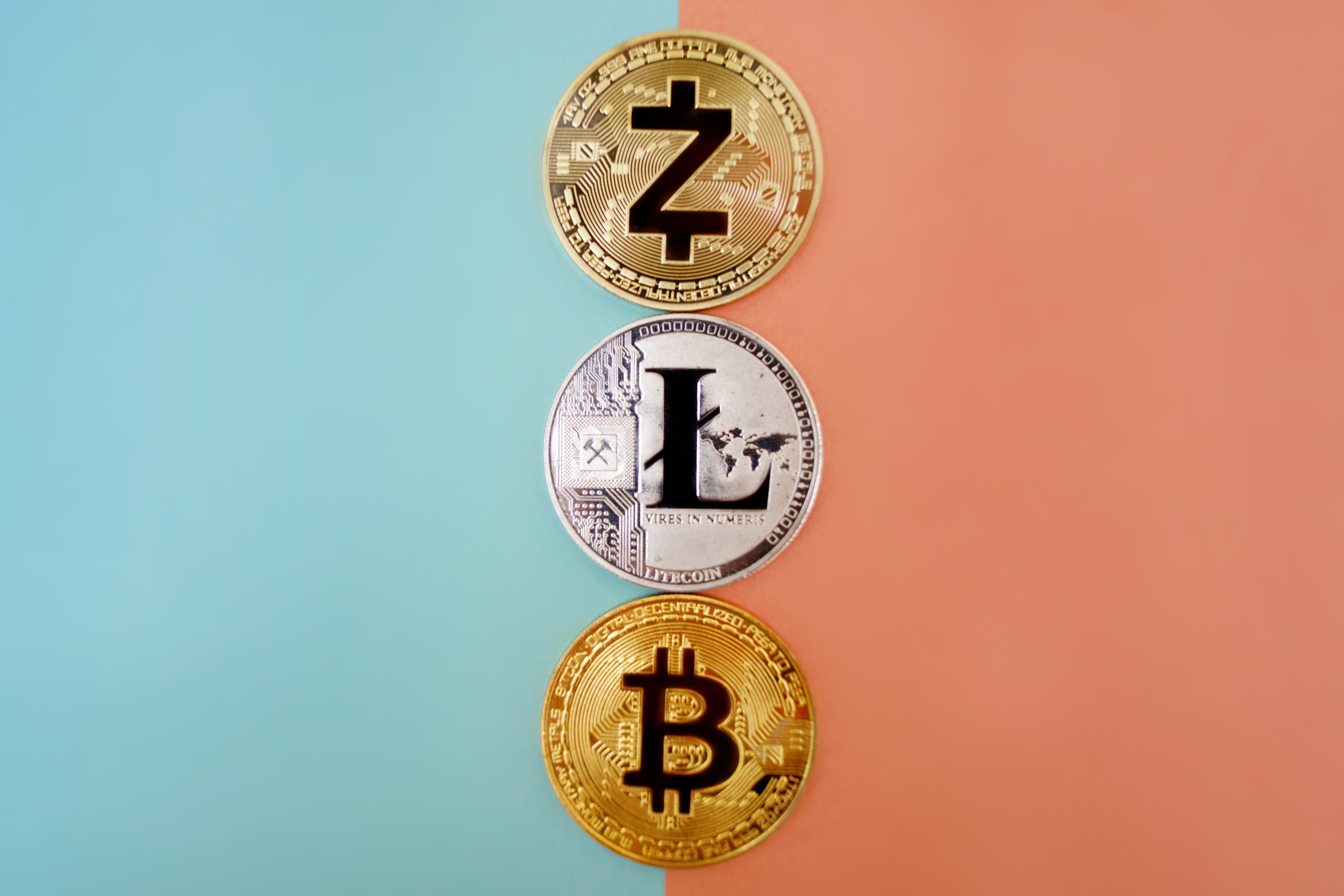 finance, silver, wealth, conceptual, minute hand, three, 5K, wall clock, circle, clock face, studio shot, copy space, gold, bitcoin, number, investment, HD Wallpaper