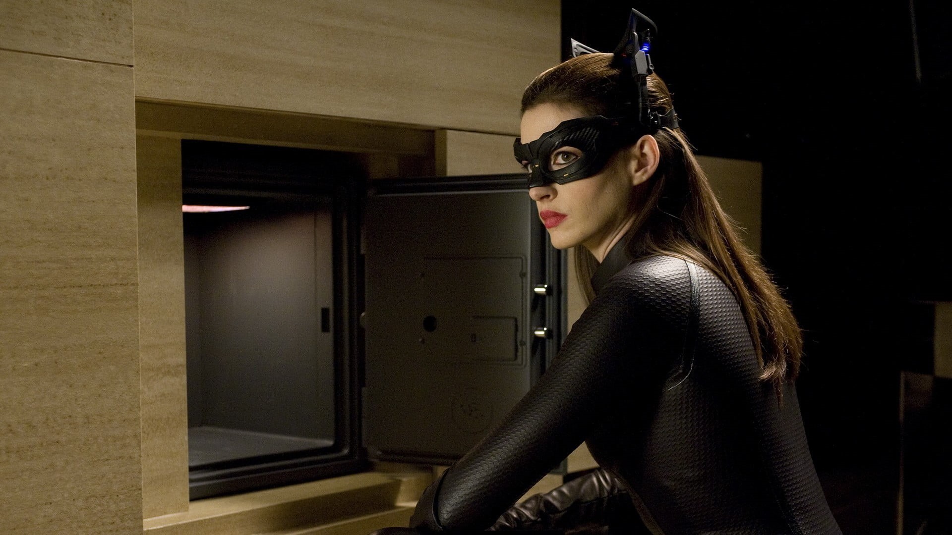 sleeved, catsuit, beauty, Catwoman, young adult, indoors, black, hairstyle, portrait, Selina Kyle, real people, leisure activity, standing, waist up, leather, HD Wallpaper