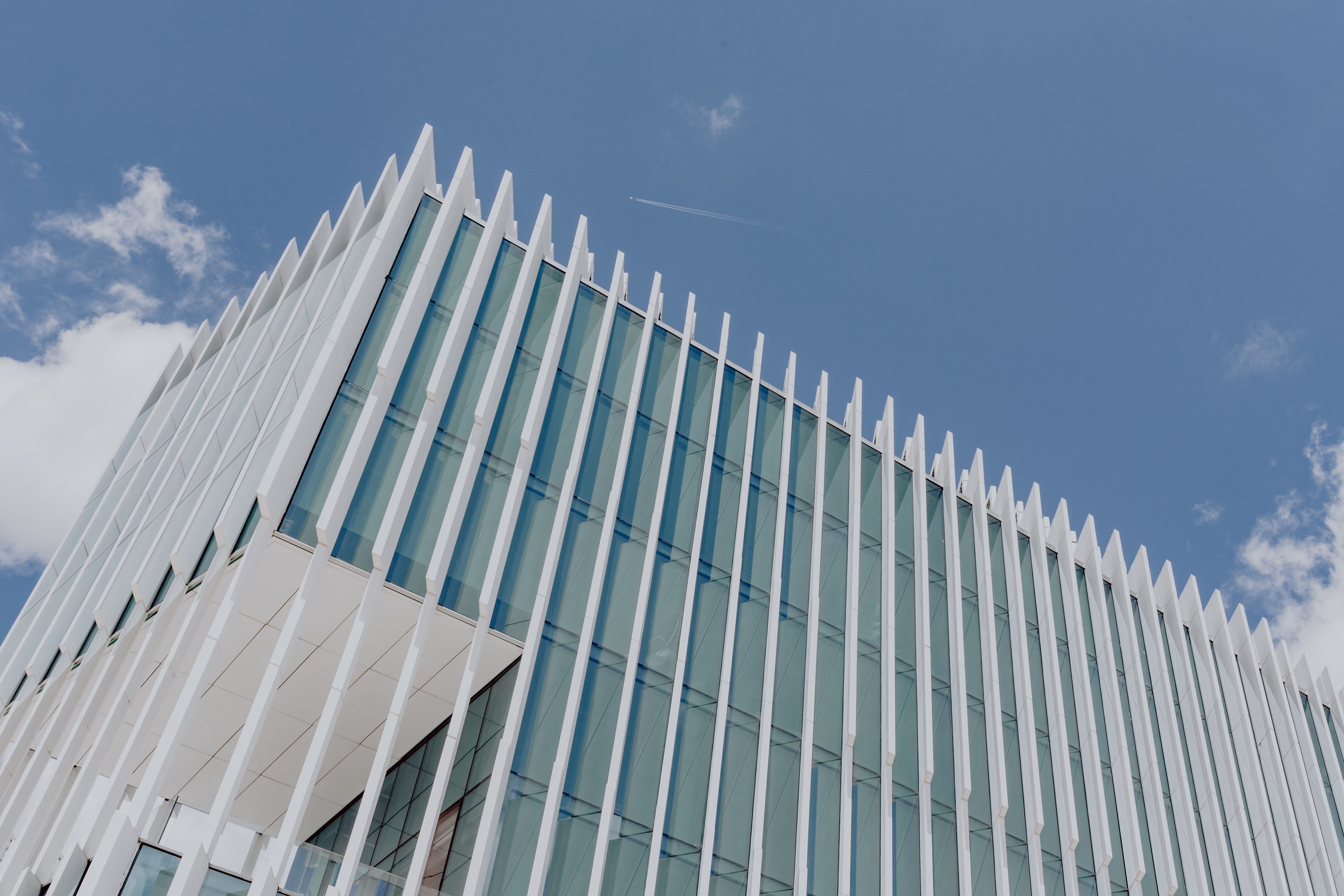 architect, mateus, industry, day, pattern, 5K, edp, lisboa, metal, outdoors, office, low angle view, sky, sunlight, building exterior, office building exterior, HD Wallpaper