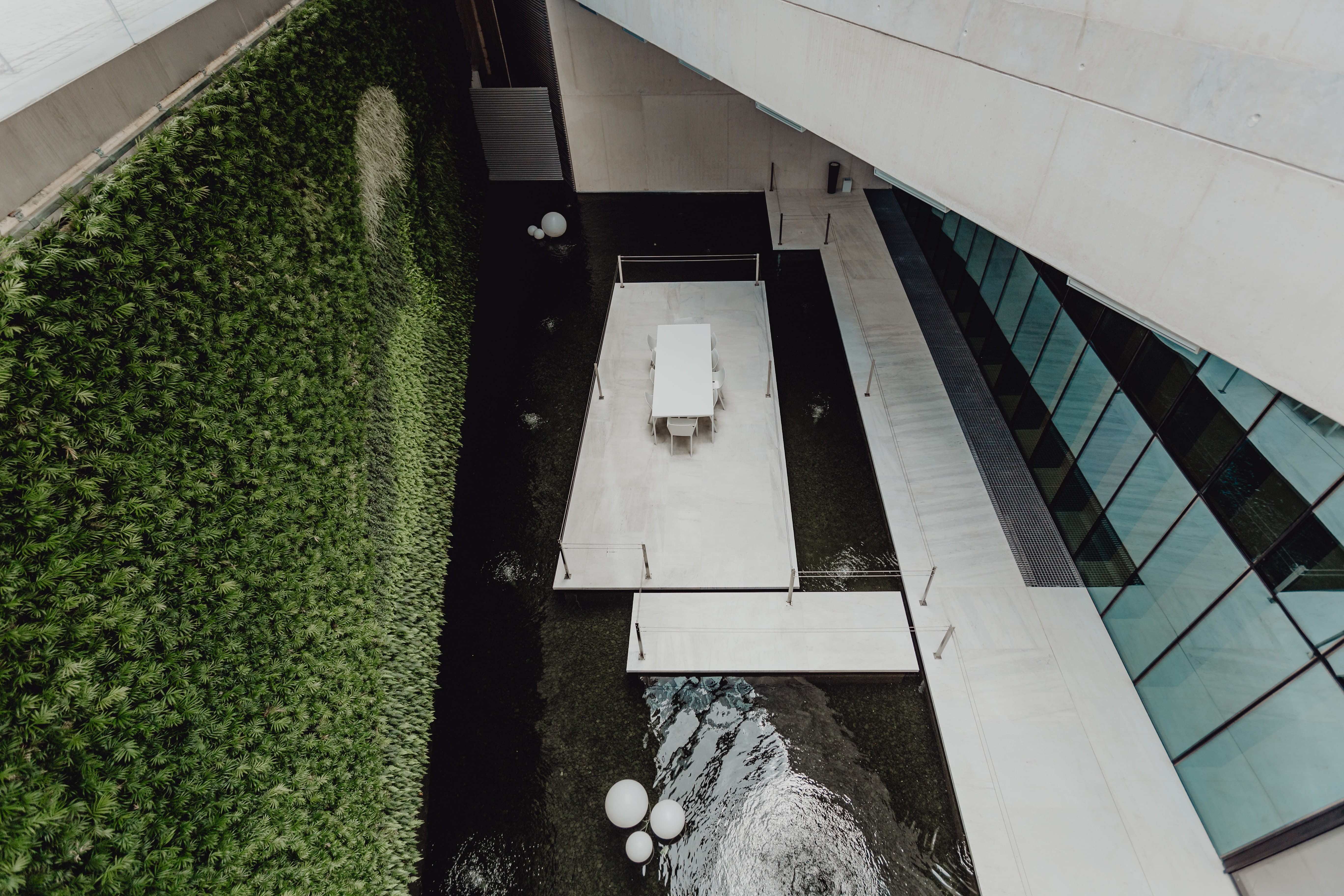 high angle view, city, staircase, field, edp, minimal, portugal, growth, white, green color, aires, plant, nature, built structure, architecture, day, hedge, HD Wallpaper