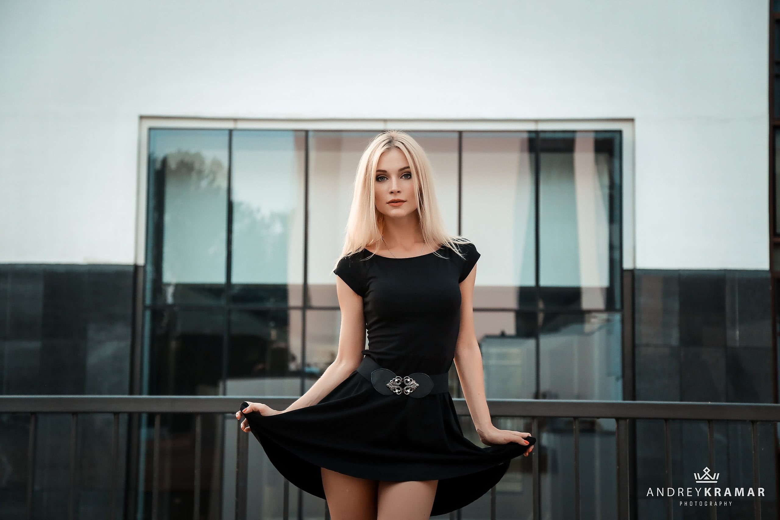 women, contemplation, clothing, lifestyles, blonde, dress, real people, standing, hairstyle, young adult, adult, fashion, beauty, 2K, model, beautiful woman, HD Wallpaper