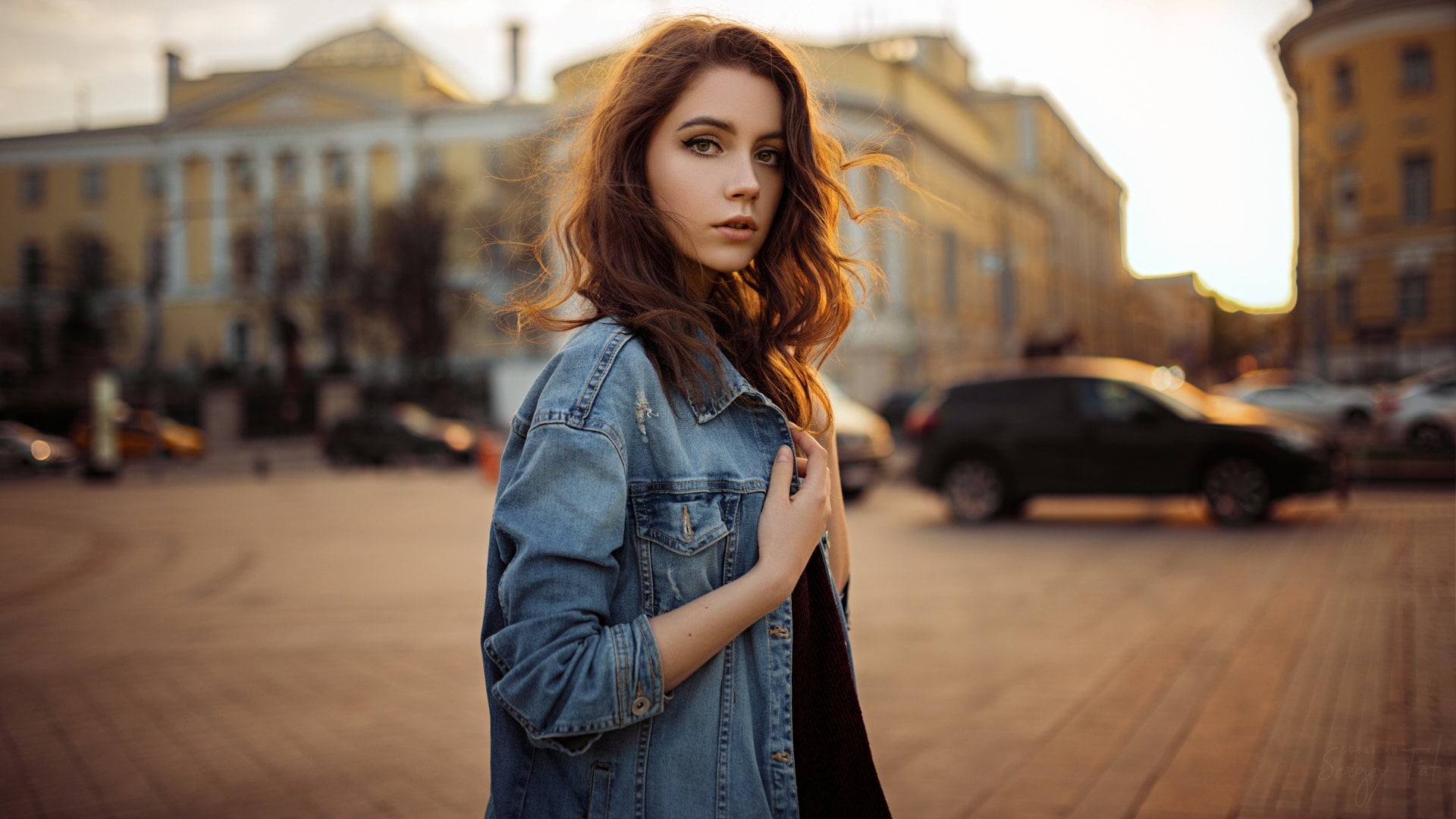 beautiful woman, hairstyle, casual clothing, beautiful people, Sergey Fat, beauty, 1080P, Ksenia Kokoreva, hair, city street, jacket, one person, wavy hair, HD Wallpaper