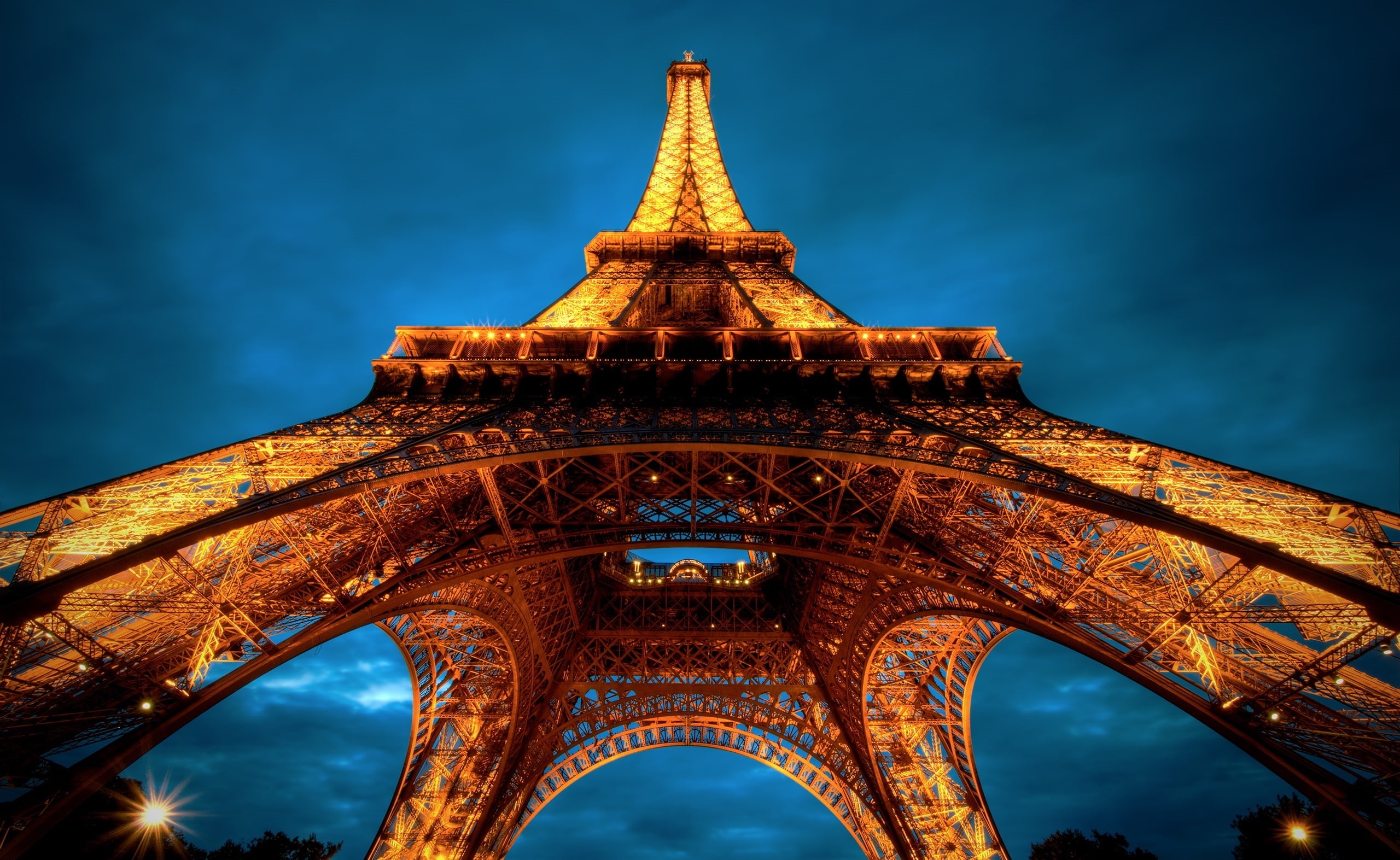 tall - high, dusk, history, city, View, arch, building exterior, Paris, illuminated, nature, travel destinations, outdoors, Night, low angle view, Tower, HD Wallpaper