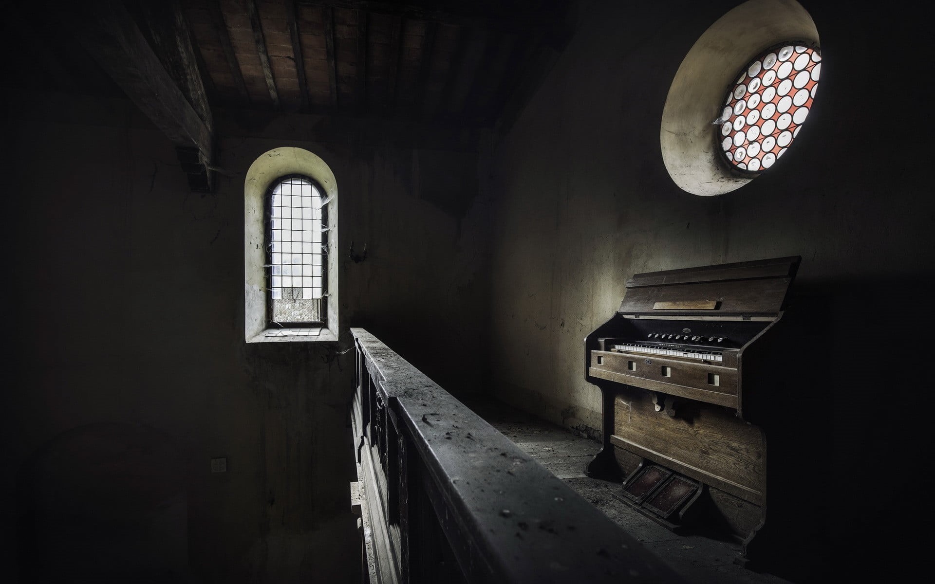 technology, wall - building feature, ruined, window, no people, obsolete, indoors, day, interior, wall, piano, spiderwebs, 1080P, upright, built structure, HD Wallpaper