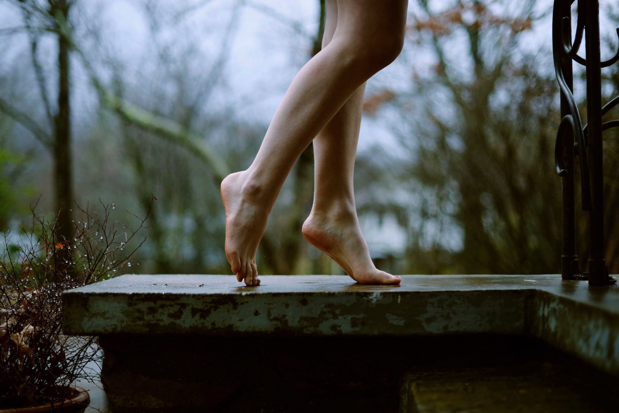 nature, lifestyles, feet, leisure activity, human leg, human limb, adult, outdoors, women, barefoot, human body part, body part, relaxation, young adult, HD Wallpaper