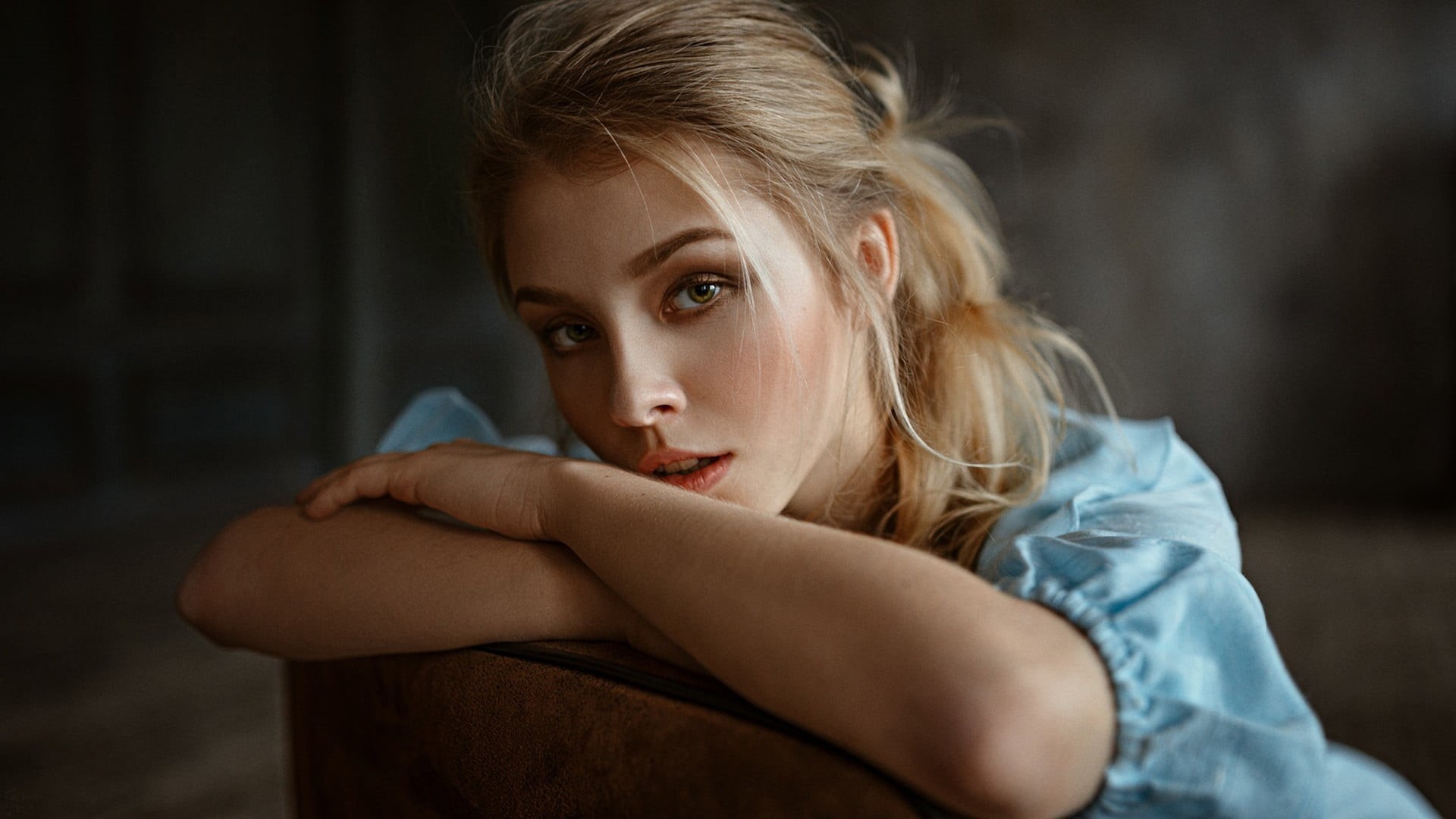 looking, blond hair, looking at camera, beautiful woman, indoors, depth of field, contemplation, depression - sadness, human limb, sadness, beauty, adult, HD Wallpaper