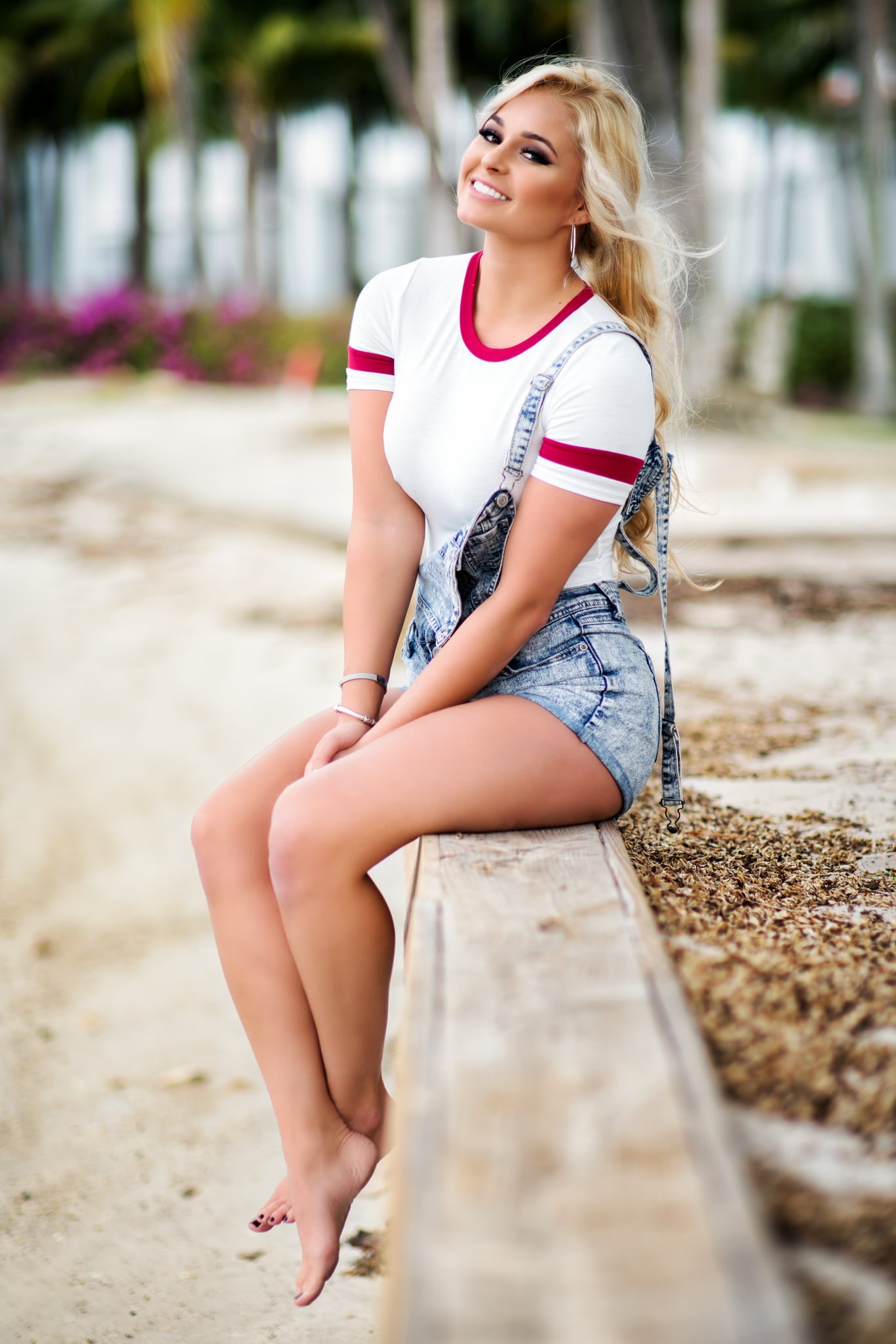 barefoot, beauty, beautiful woman, women, smiling, portrait, fashion, relaxation, city, emotion, blue, contemplation, overalls, depth of field, ponytail, Phone HD Wallpaper