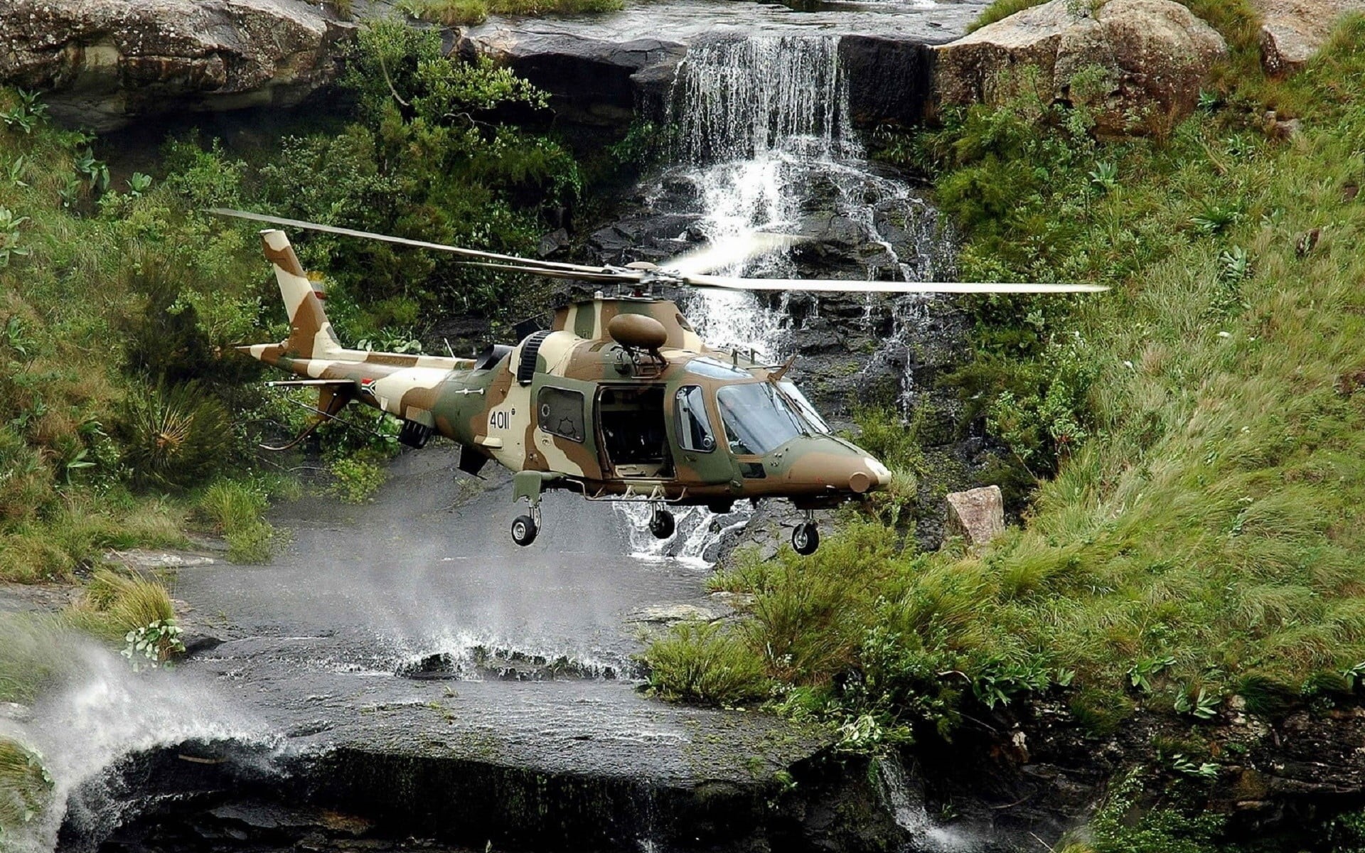 motion, beauty in nature, plant, helicopters, brown, vehicle, flowing water, nature, green, blurred motion, long exposure, splashing, camouflage, transportation, HD Wallpaper