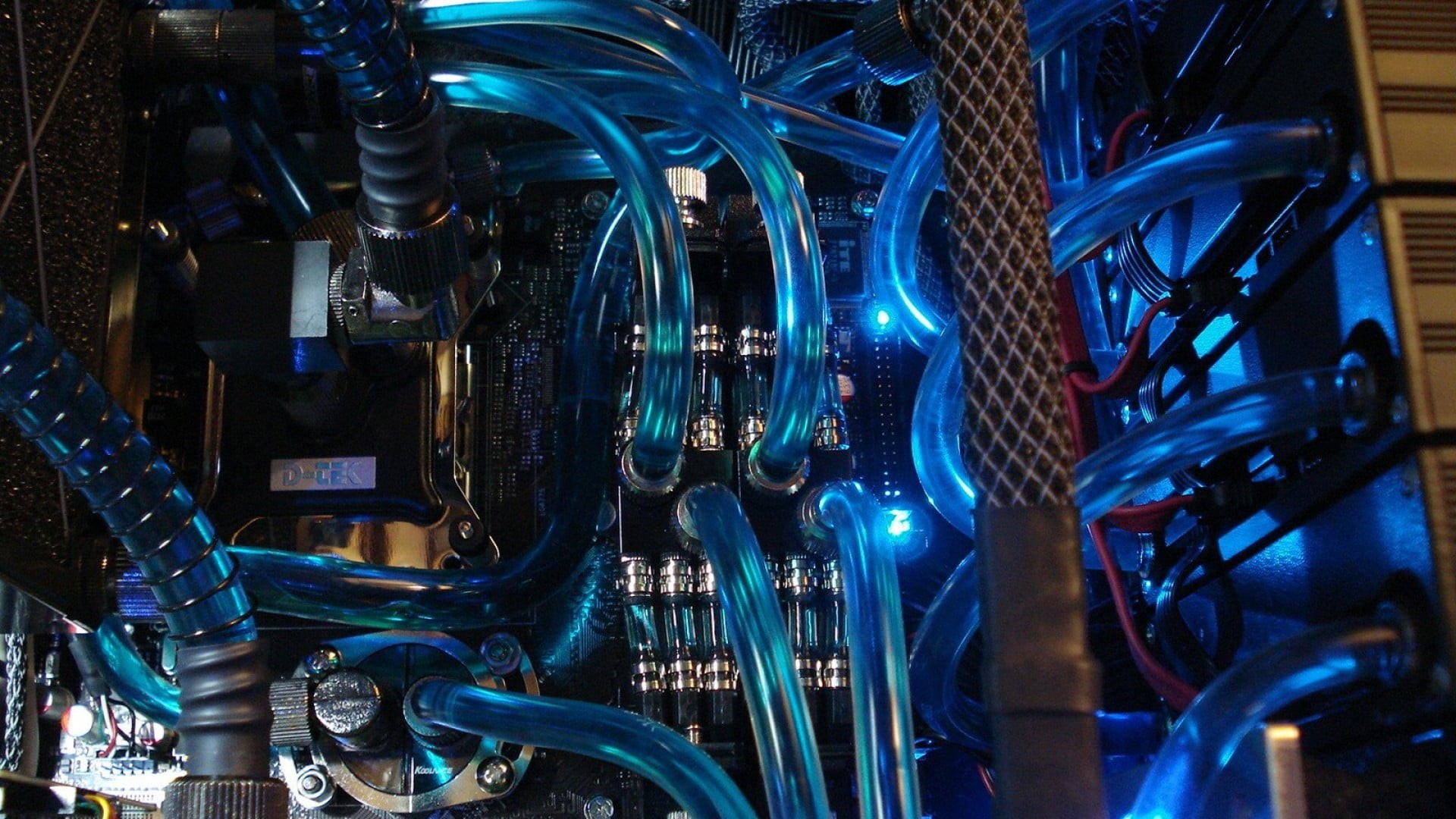 business, connection, arts culture and entertainment, close-up, metal, retail, computer, silver colored, indoors, lighting equipment, no people, illuminated, HD Wallpaper